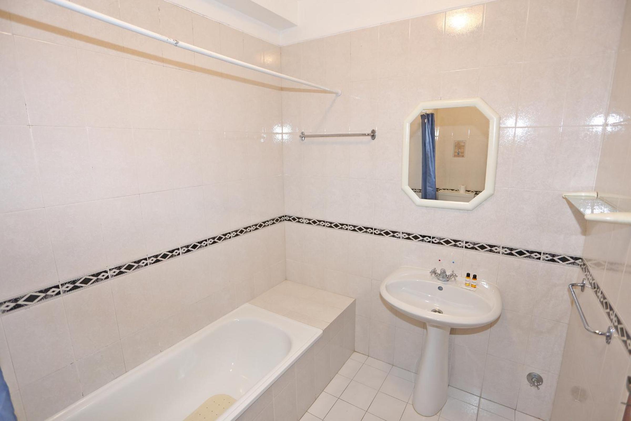 Two-Bedroom Apartment - Photo 4