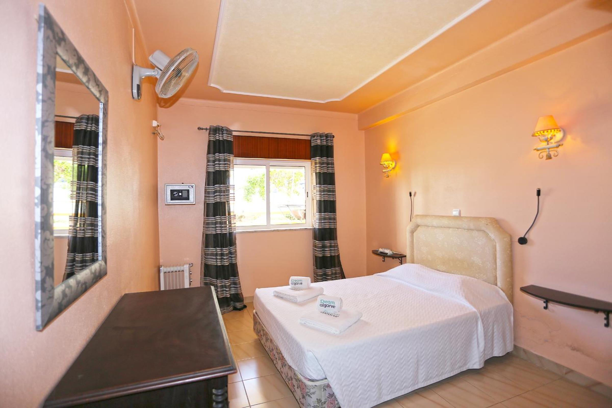 Two-Bedroom Apartment - Photo 32