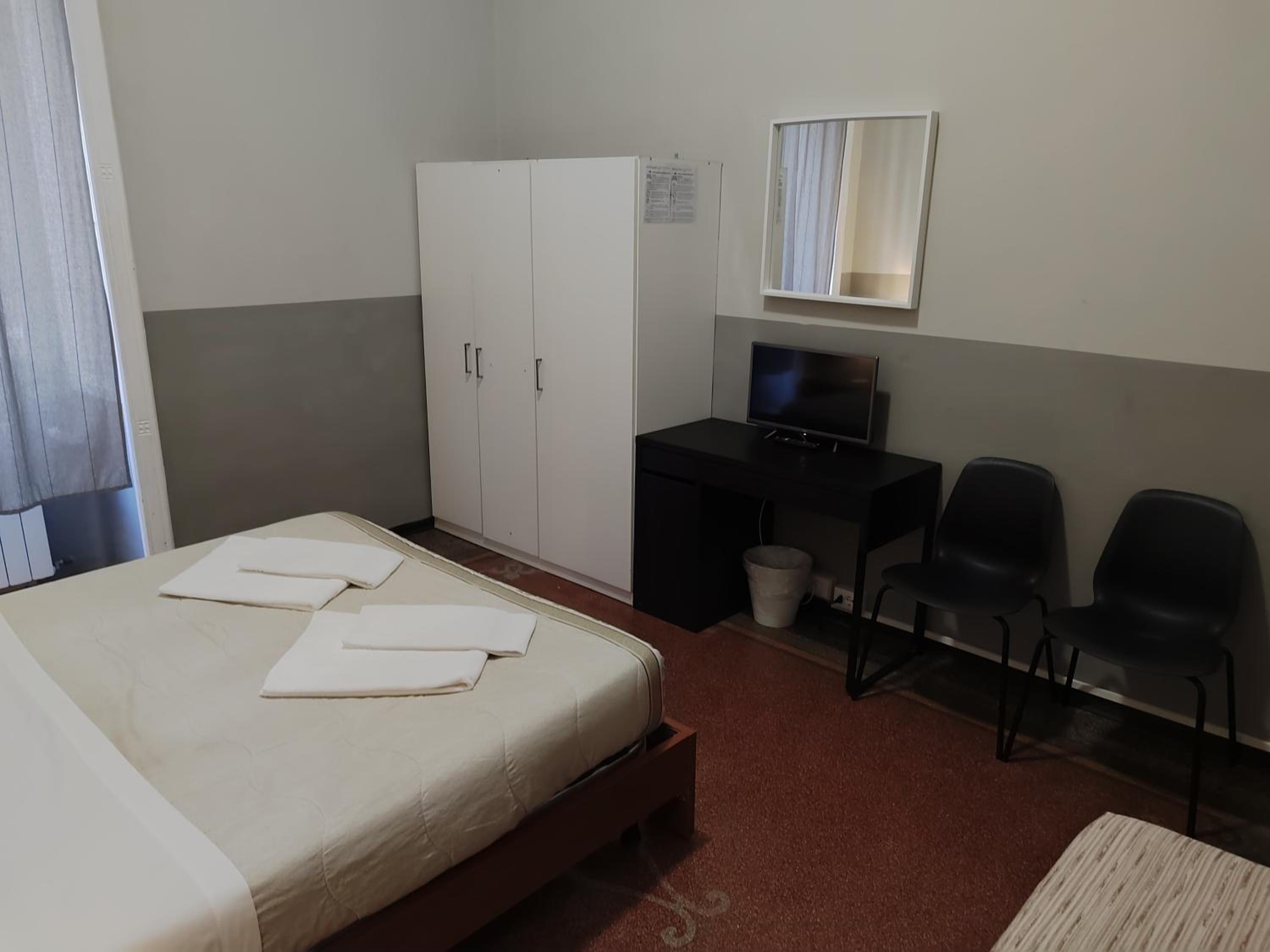 Triple Room with Shared Bathroom photo 2