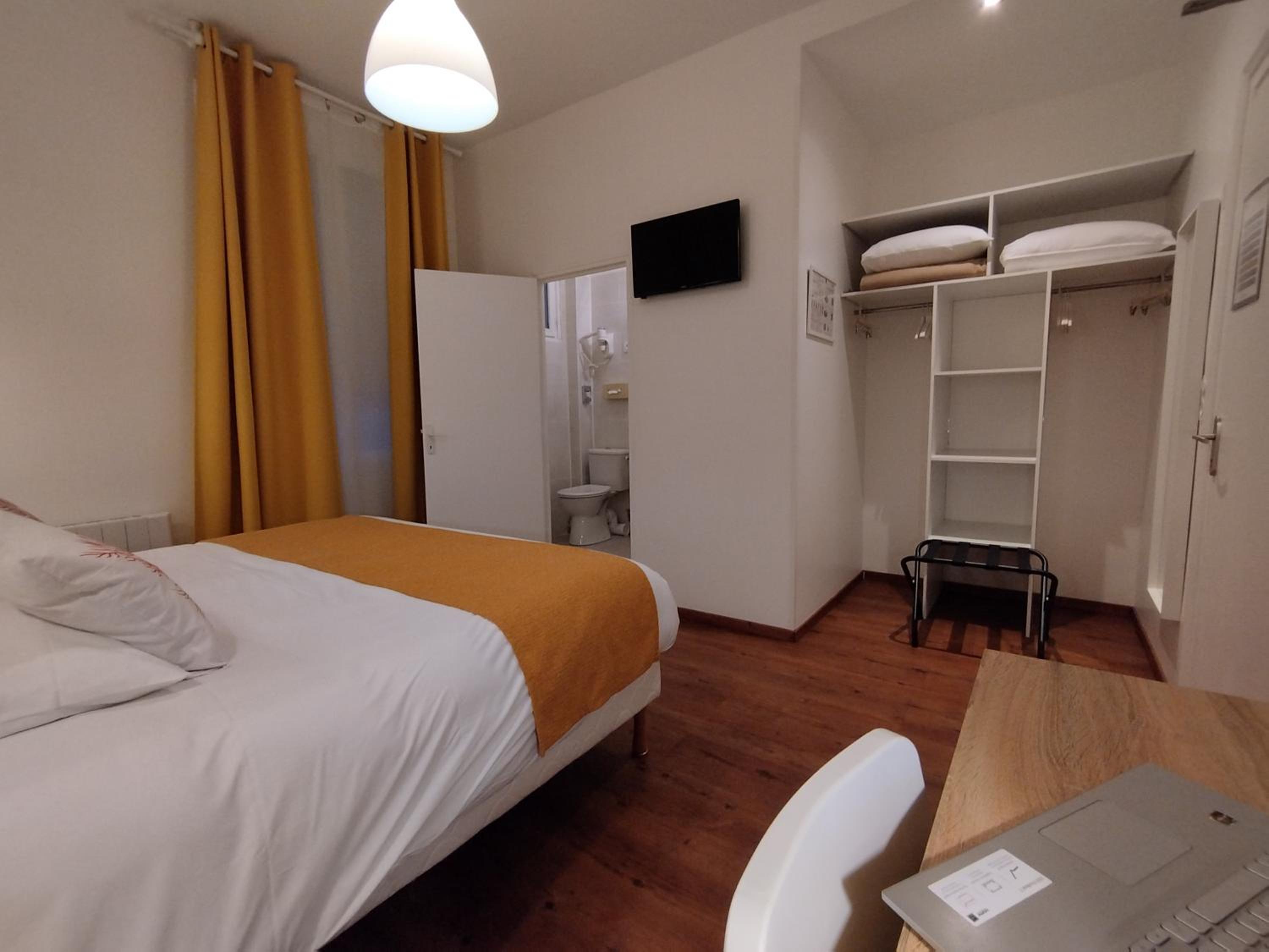 Superior Double Room - Photo 9