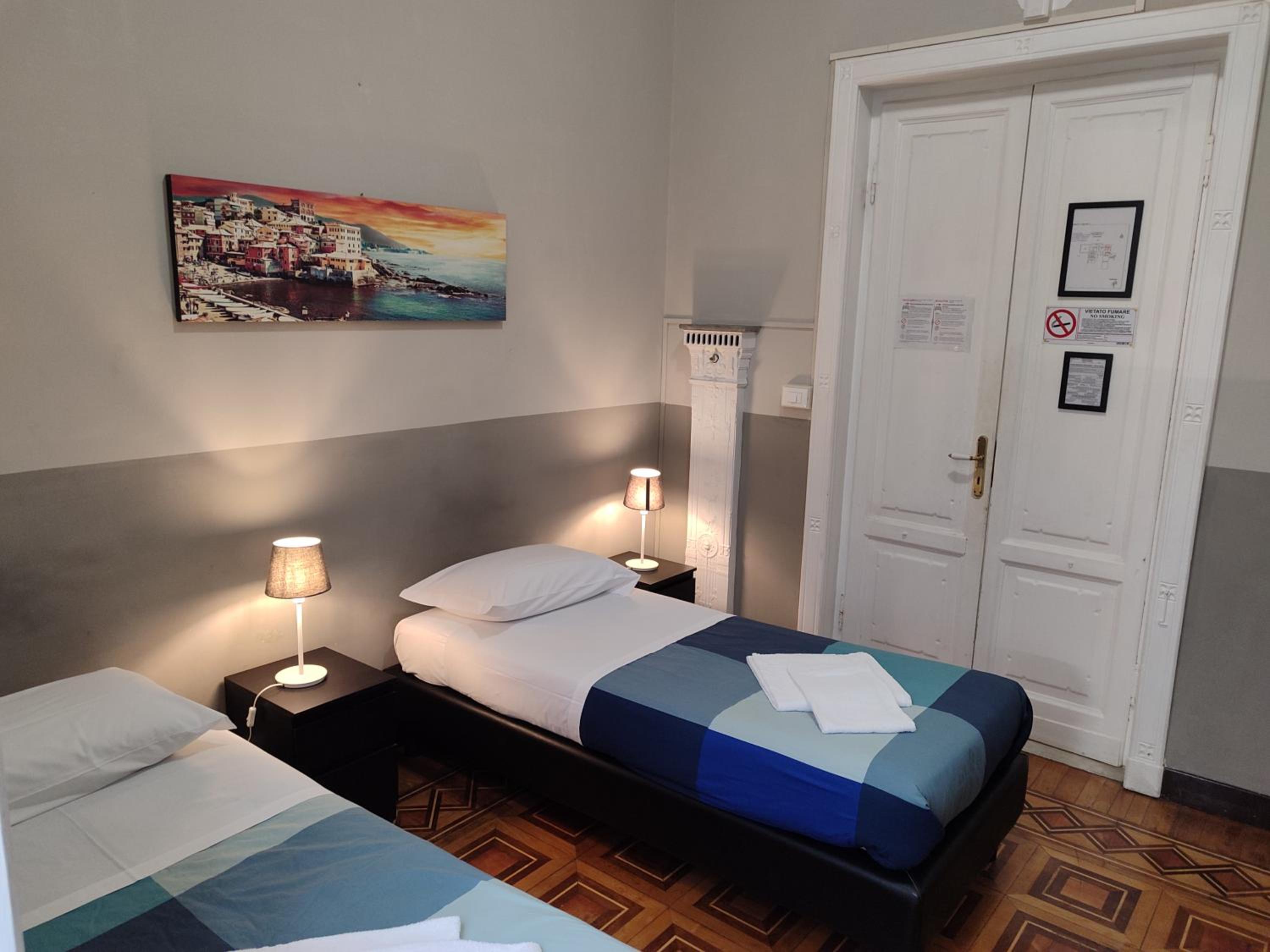 Twin Room with Shared Bathroom photo 3