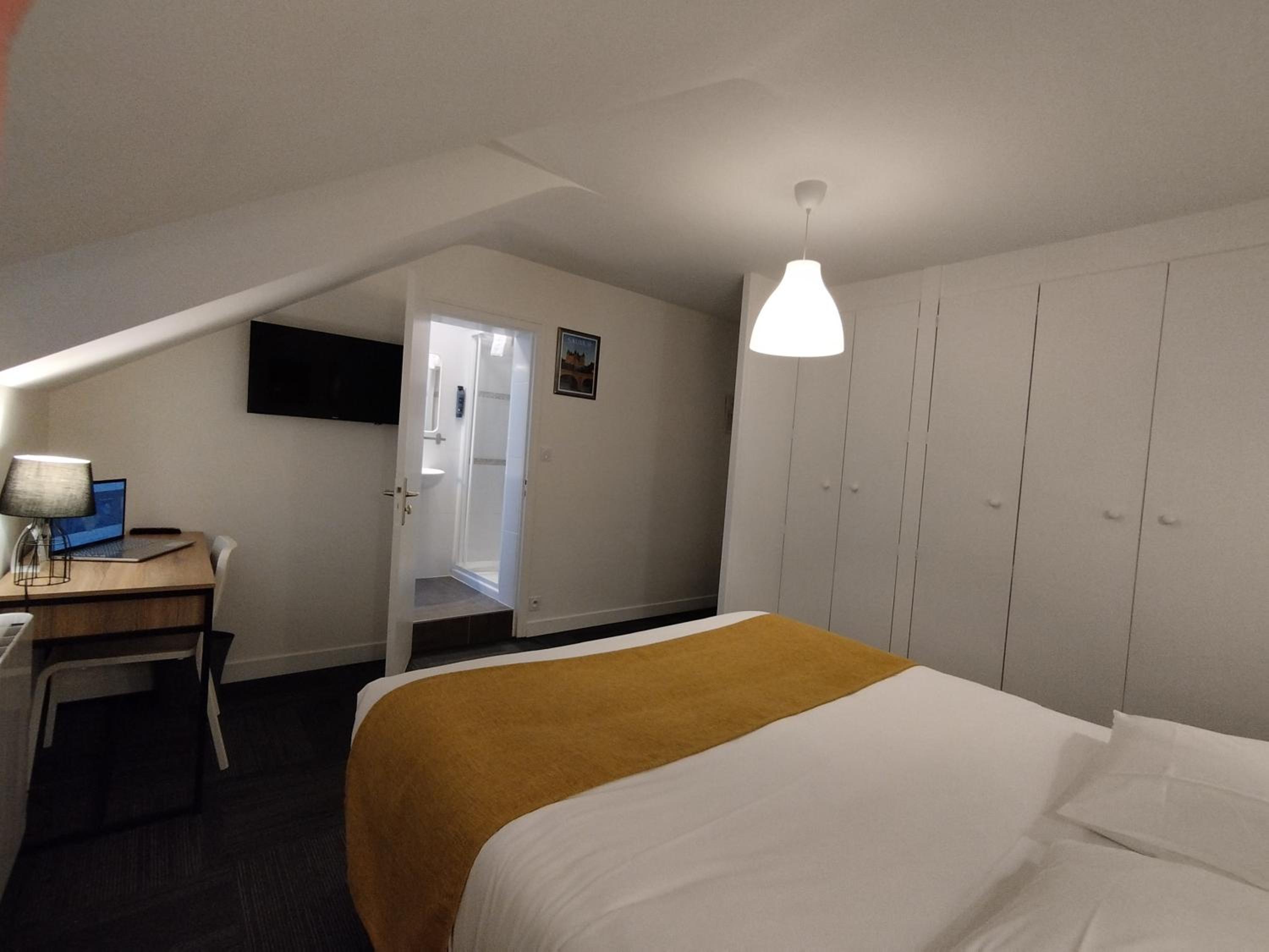 Superior Quadruple Room - Photo 16
