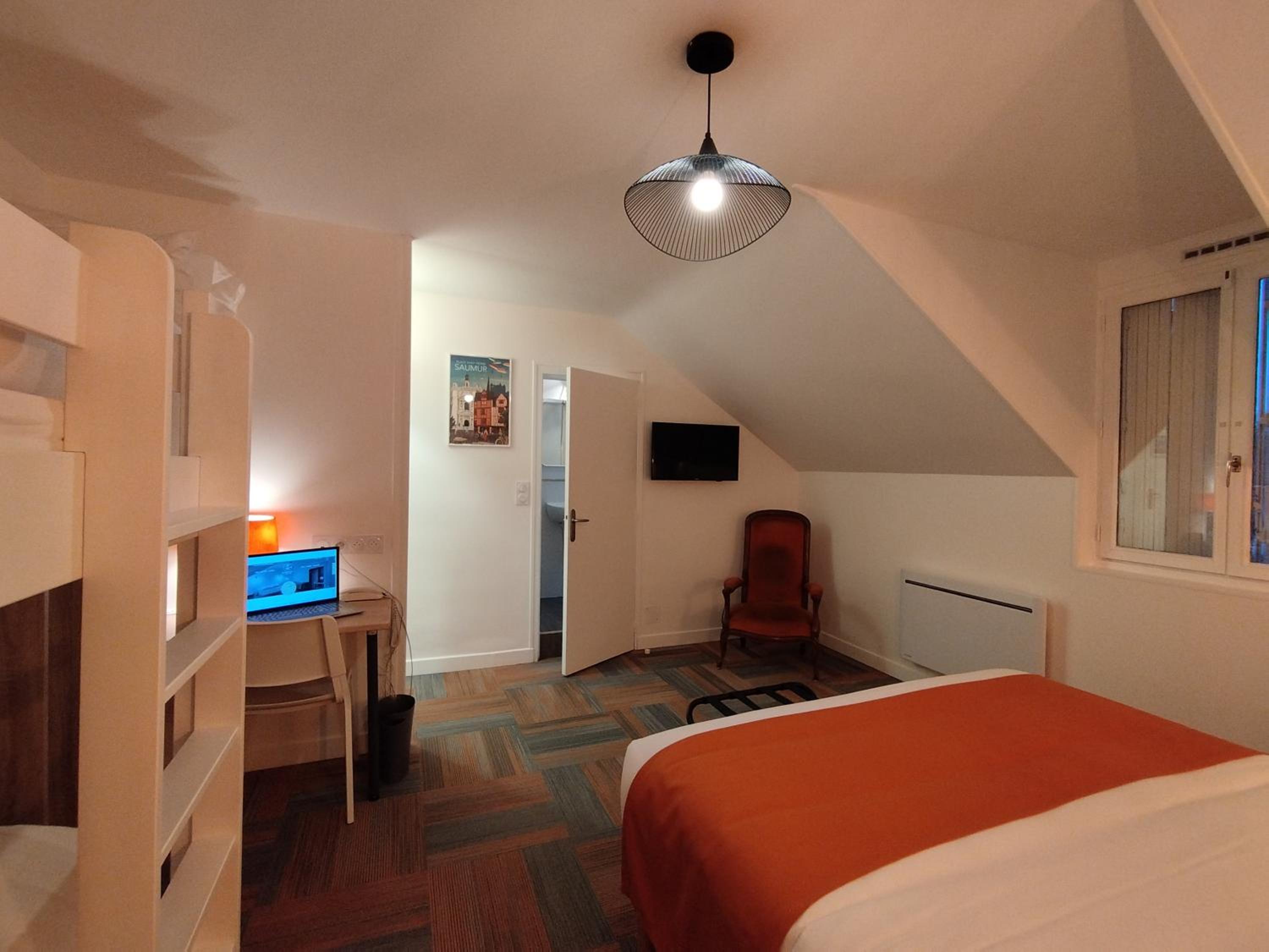 Superior Quadruple Room - Photo 8
