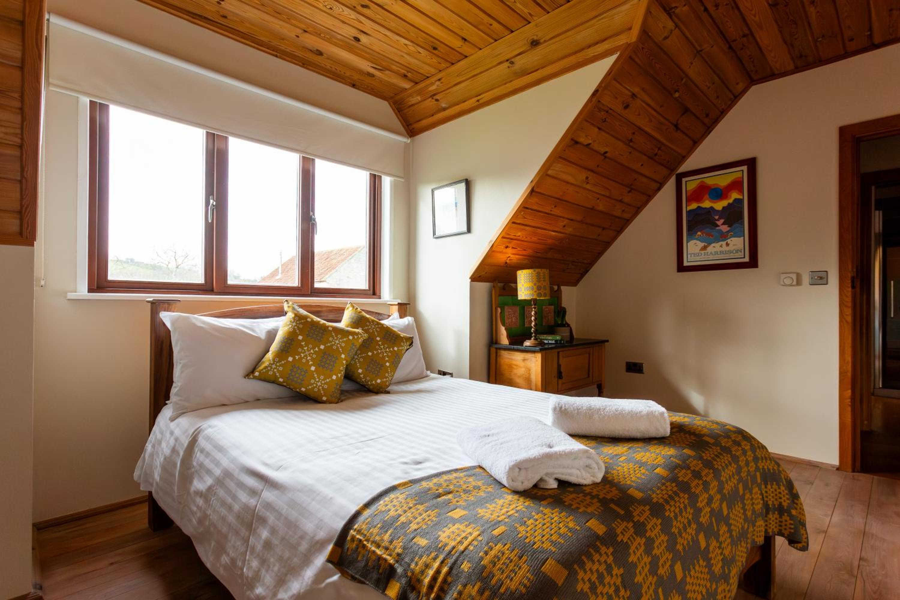 Five-Bedroom House photo 1