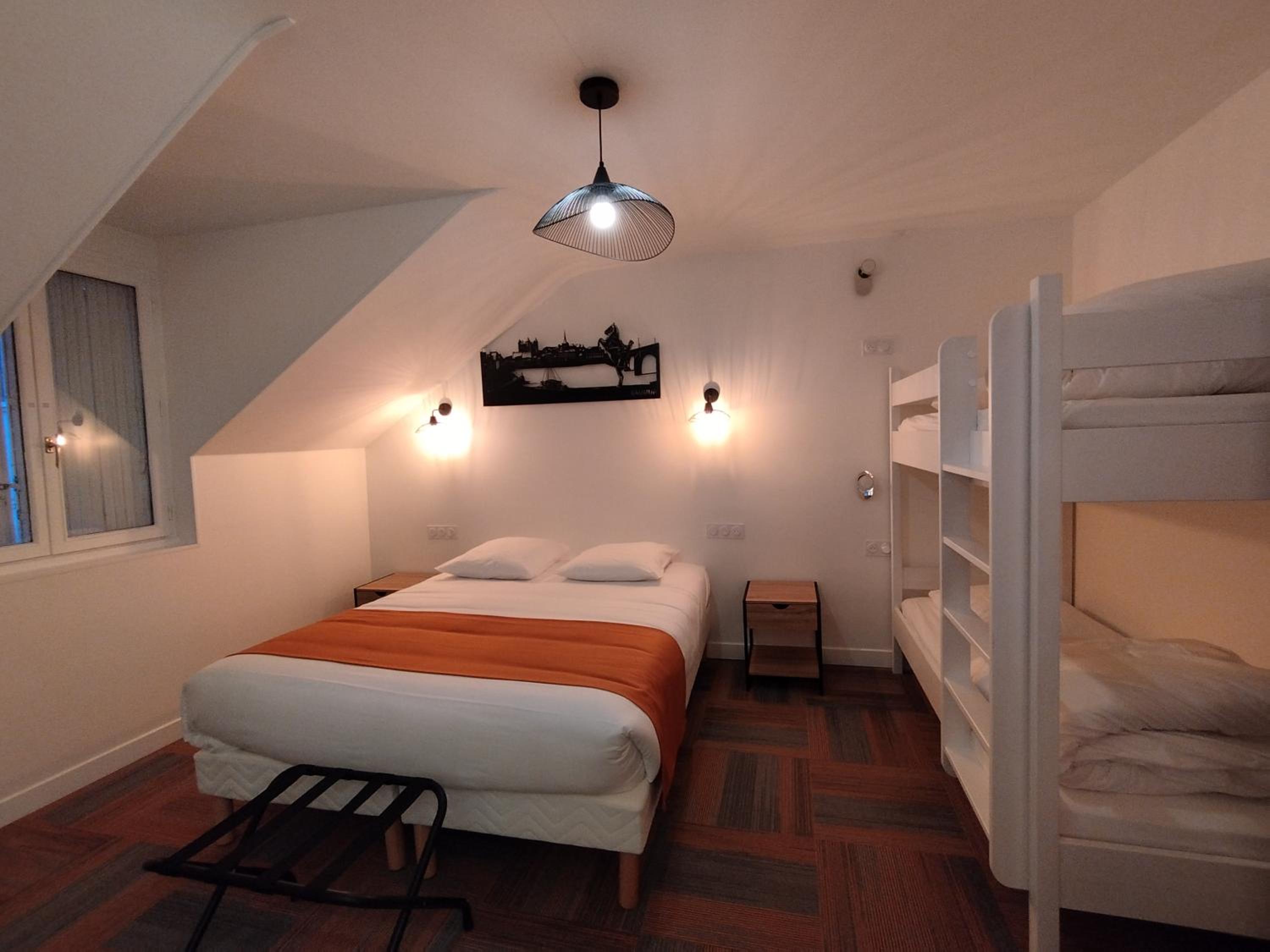 Superior Quadruple Room - Photo 7