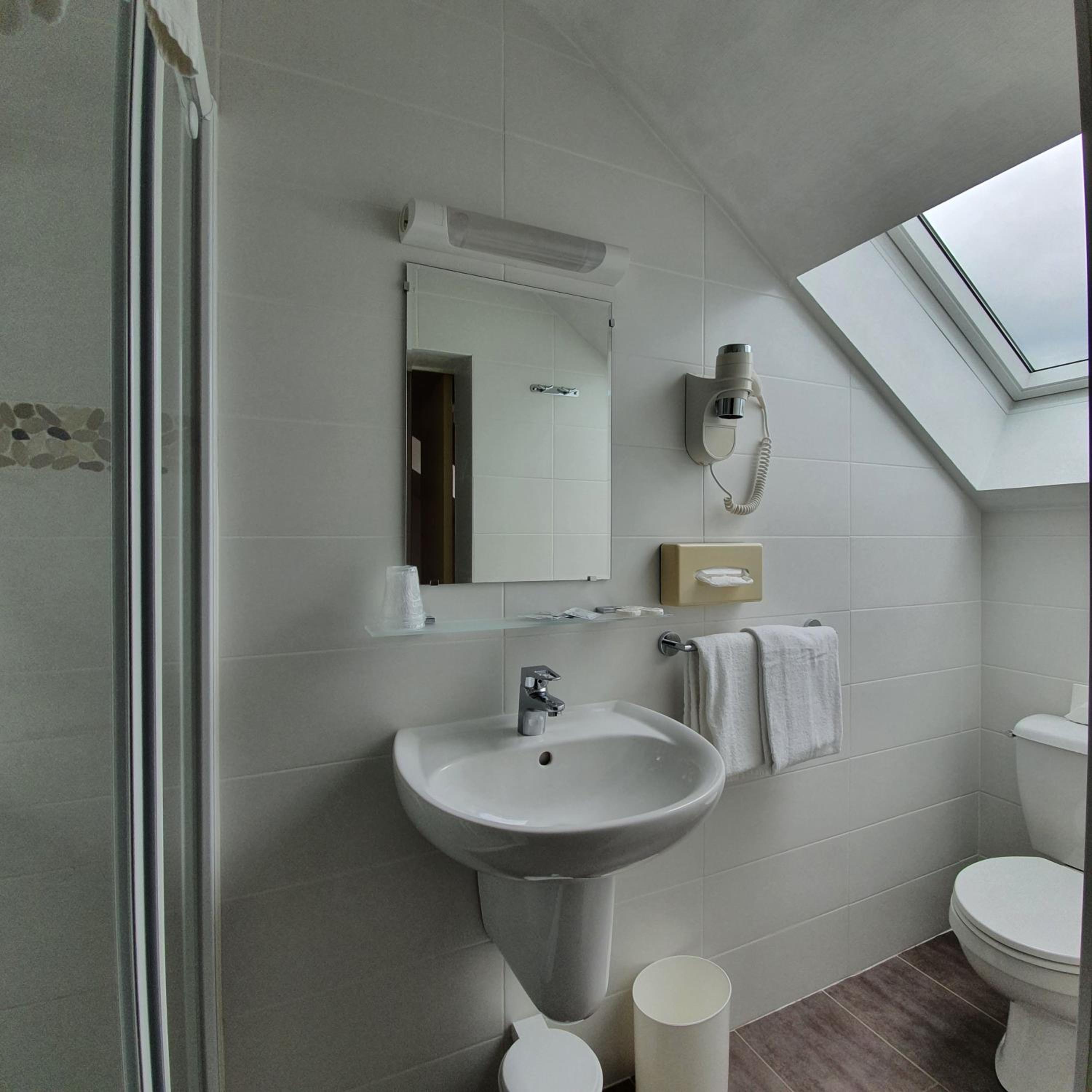 Superior Quadruple Room - Photo 6