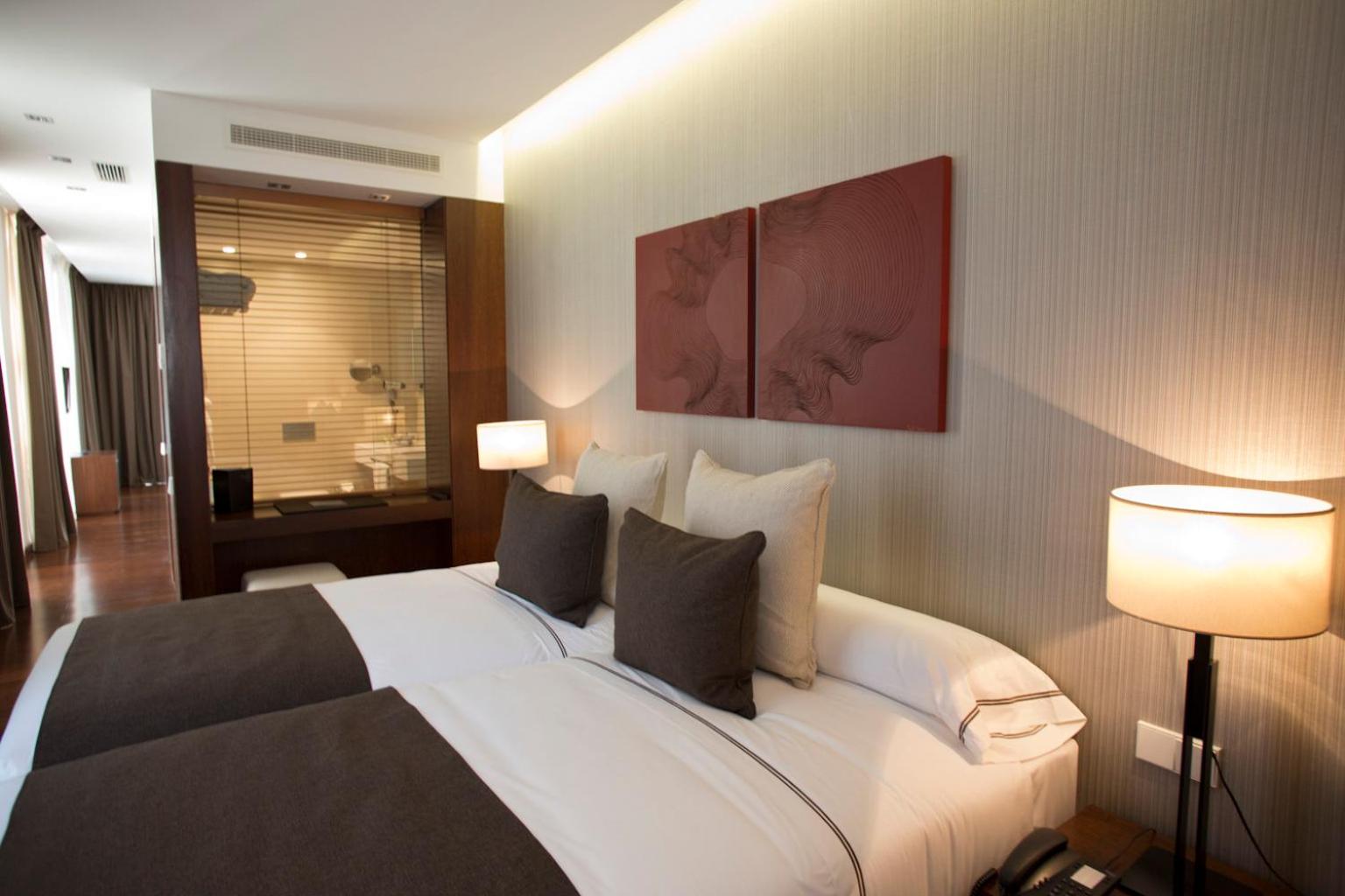 Suite with River View - Photo 4