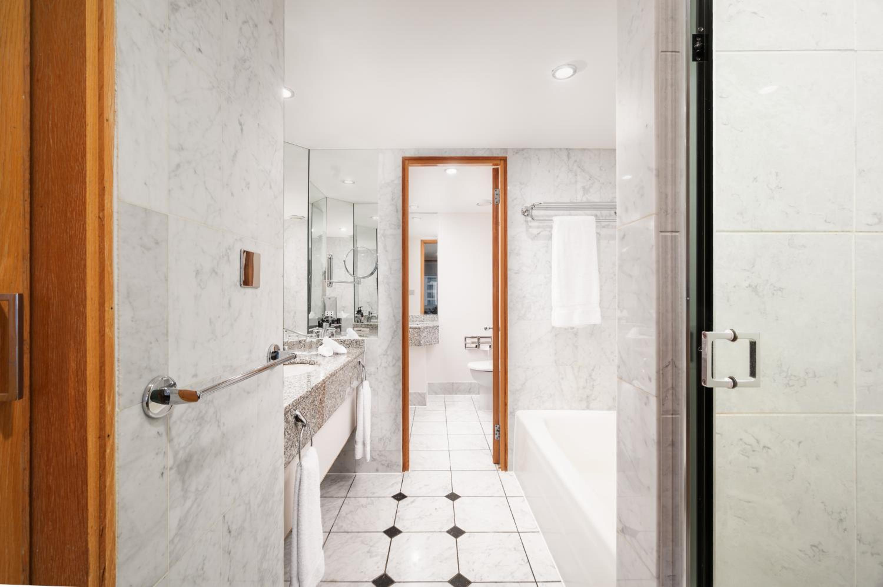 Marina Twin Suite photo 3