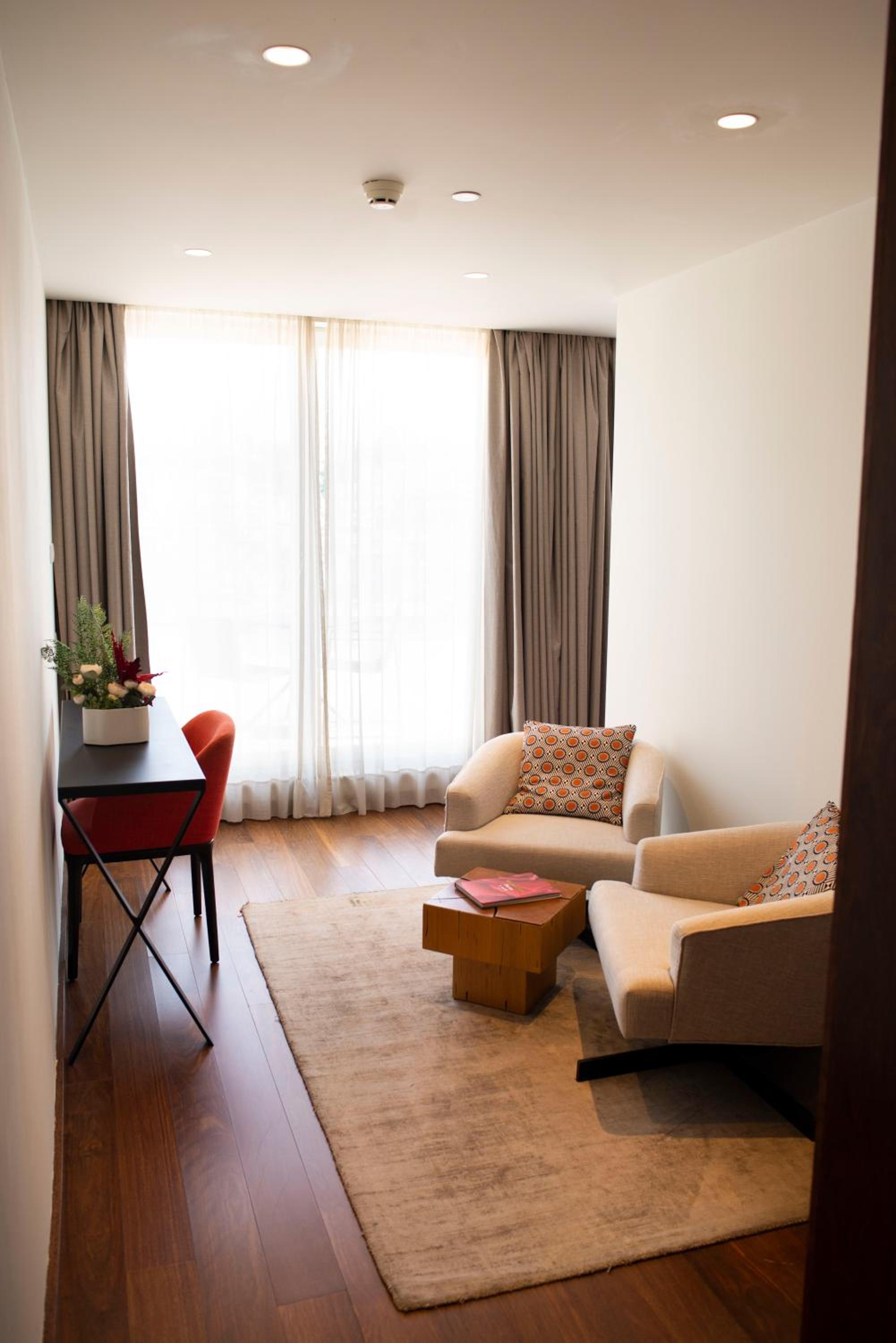 Deluxe Suite with River View and Terrace - Photo 4