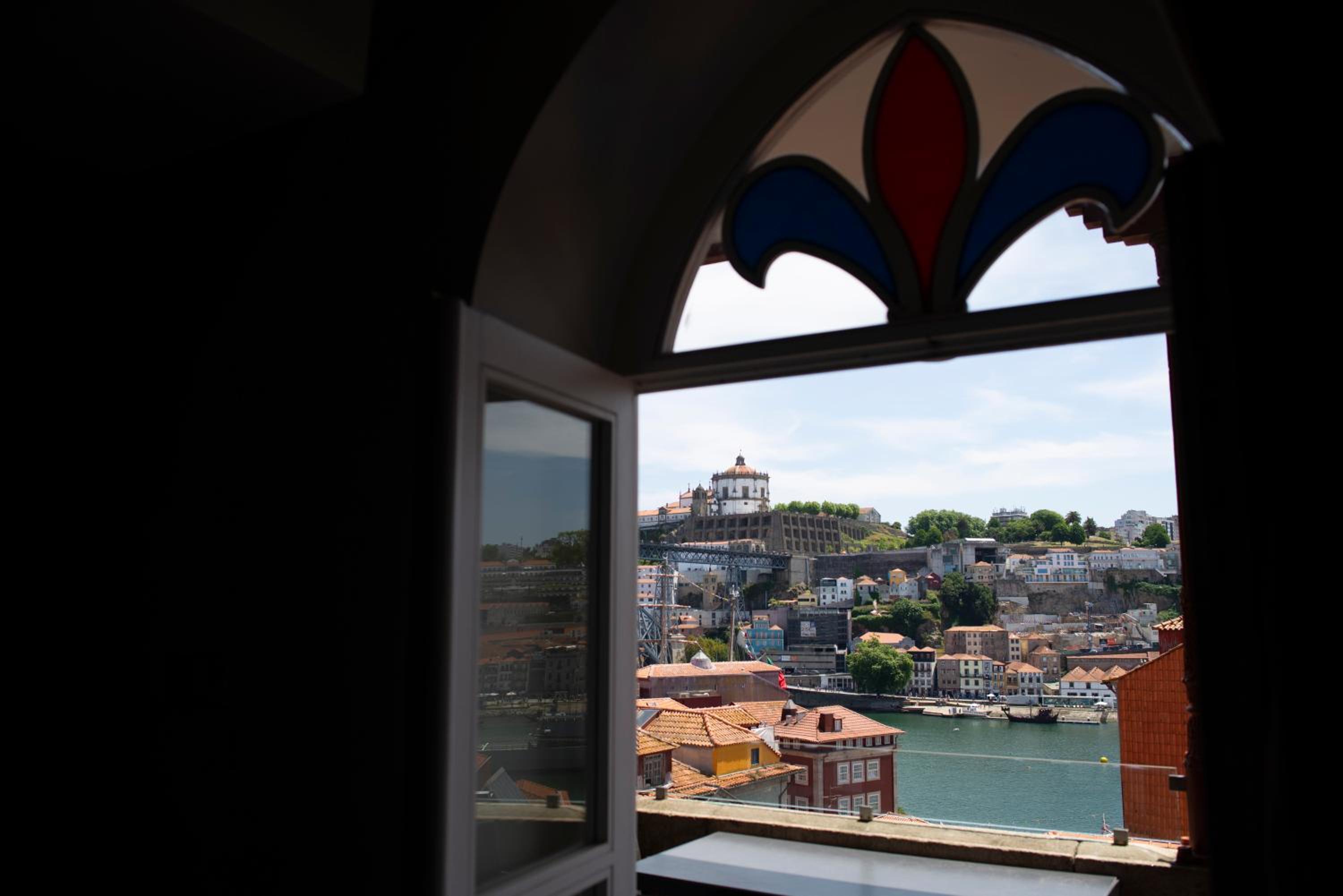 Deluxe Suite with River View and Terrace - Photo 10