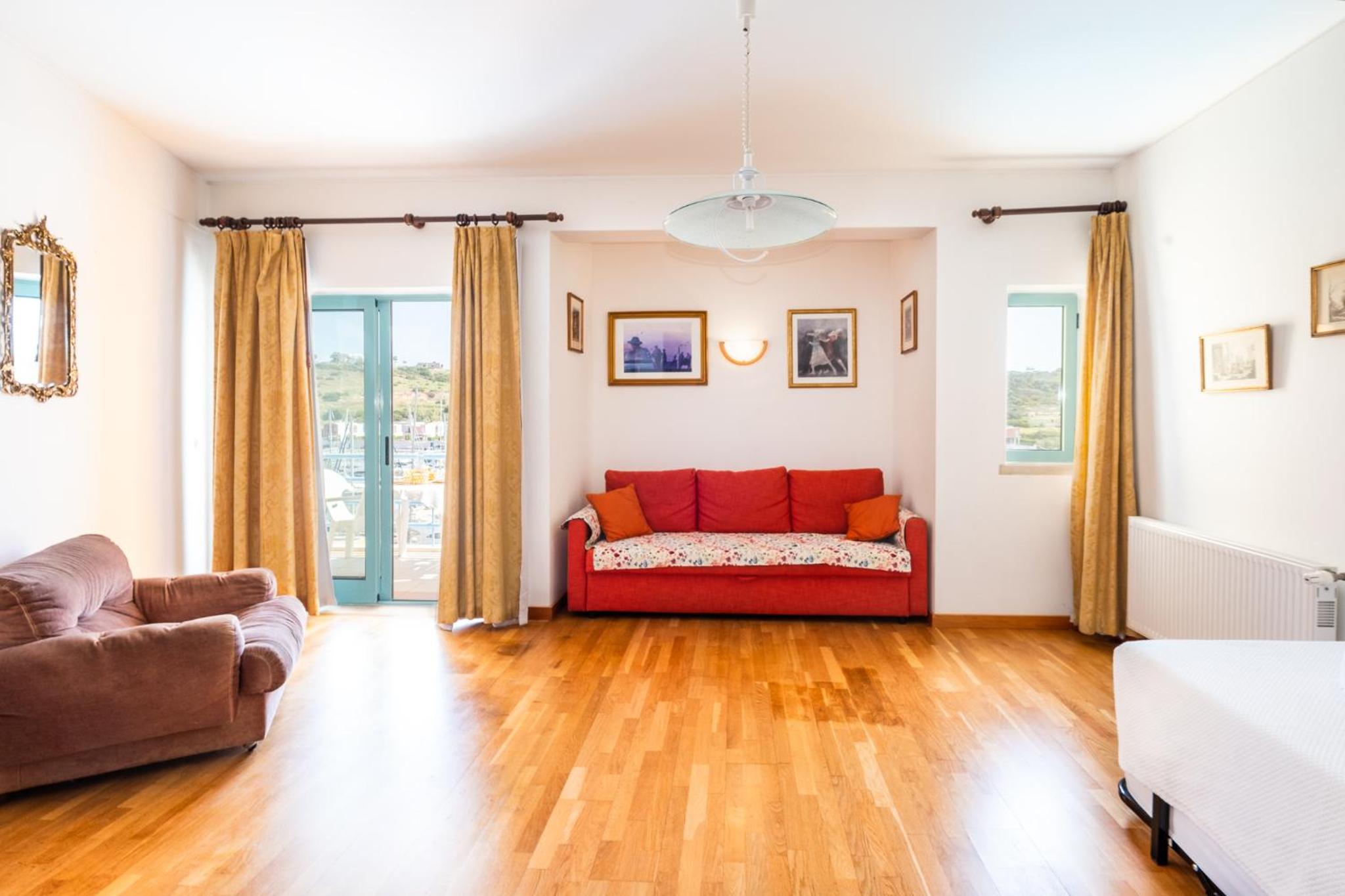 Superior One-Bedroom Apartment with Balcony