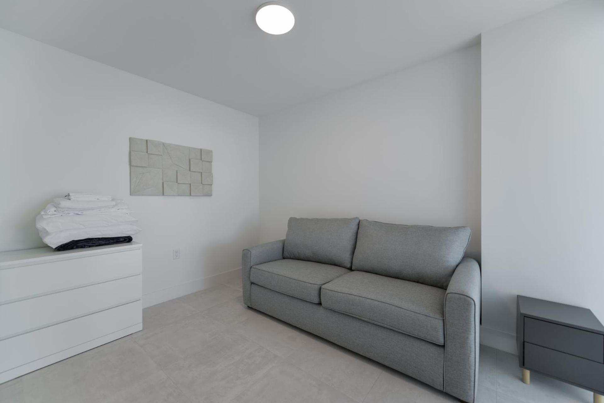 Three-Bedroom Apartment with View photo 1