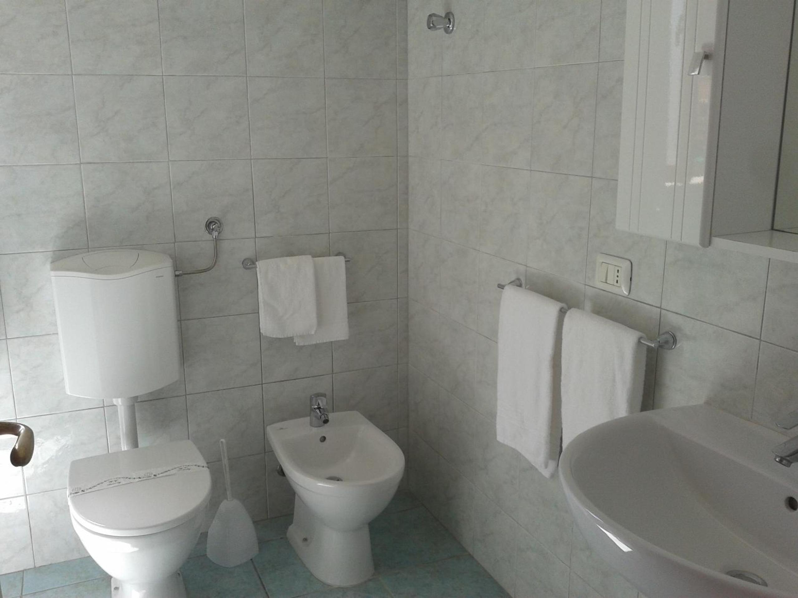 Double Room - Photo 20