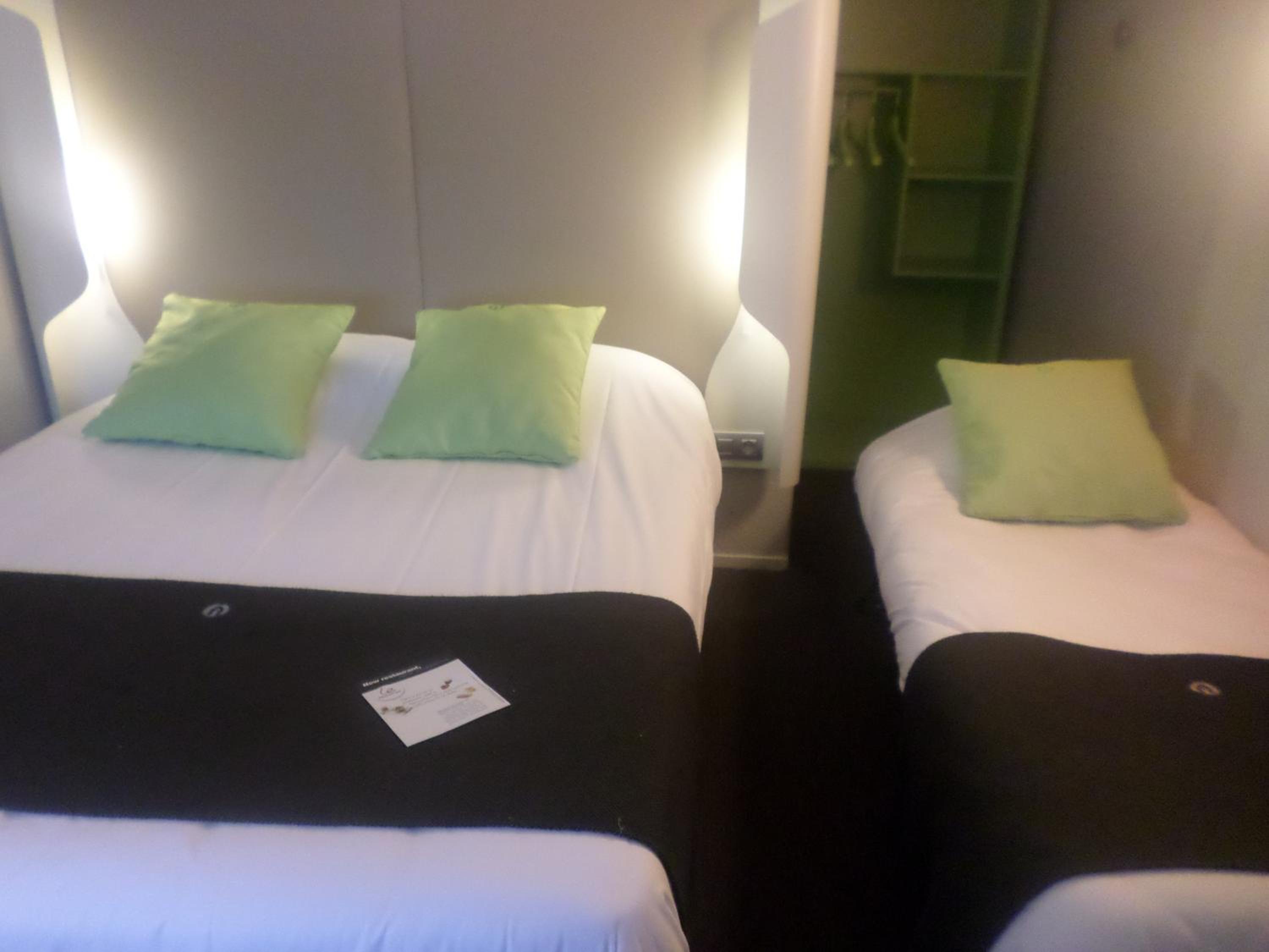 Standard Twin Room - Photo 1