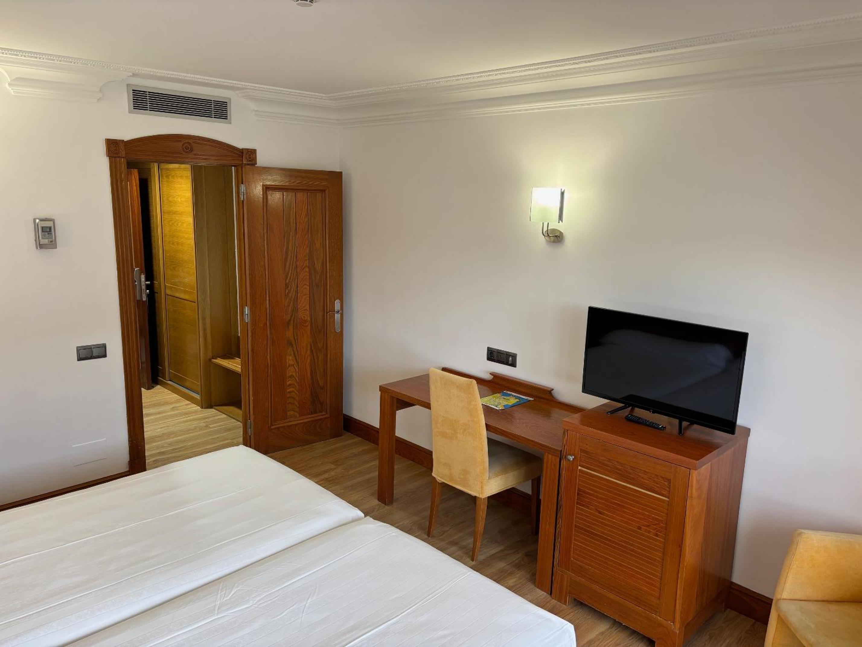 Twin Room - Ground Floor
