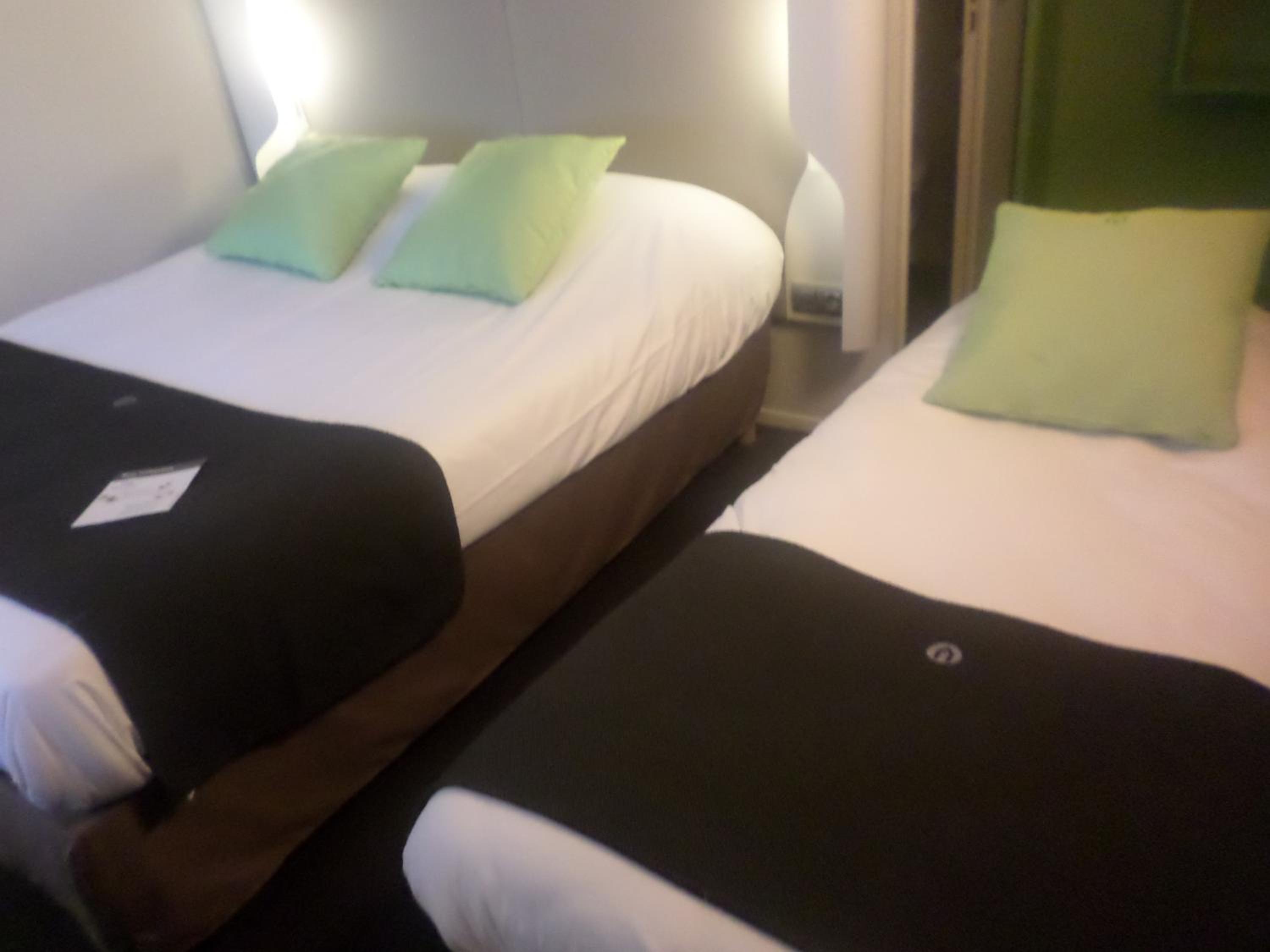 Standard Double Room with One Single Bed - Up to Ten Years