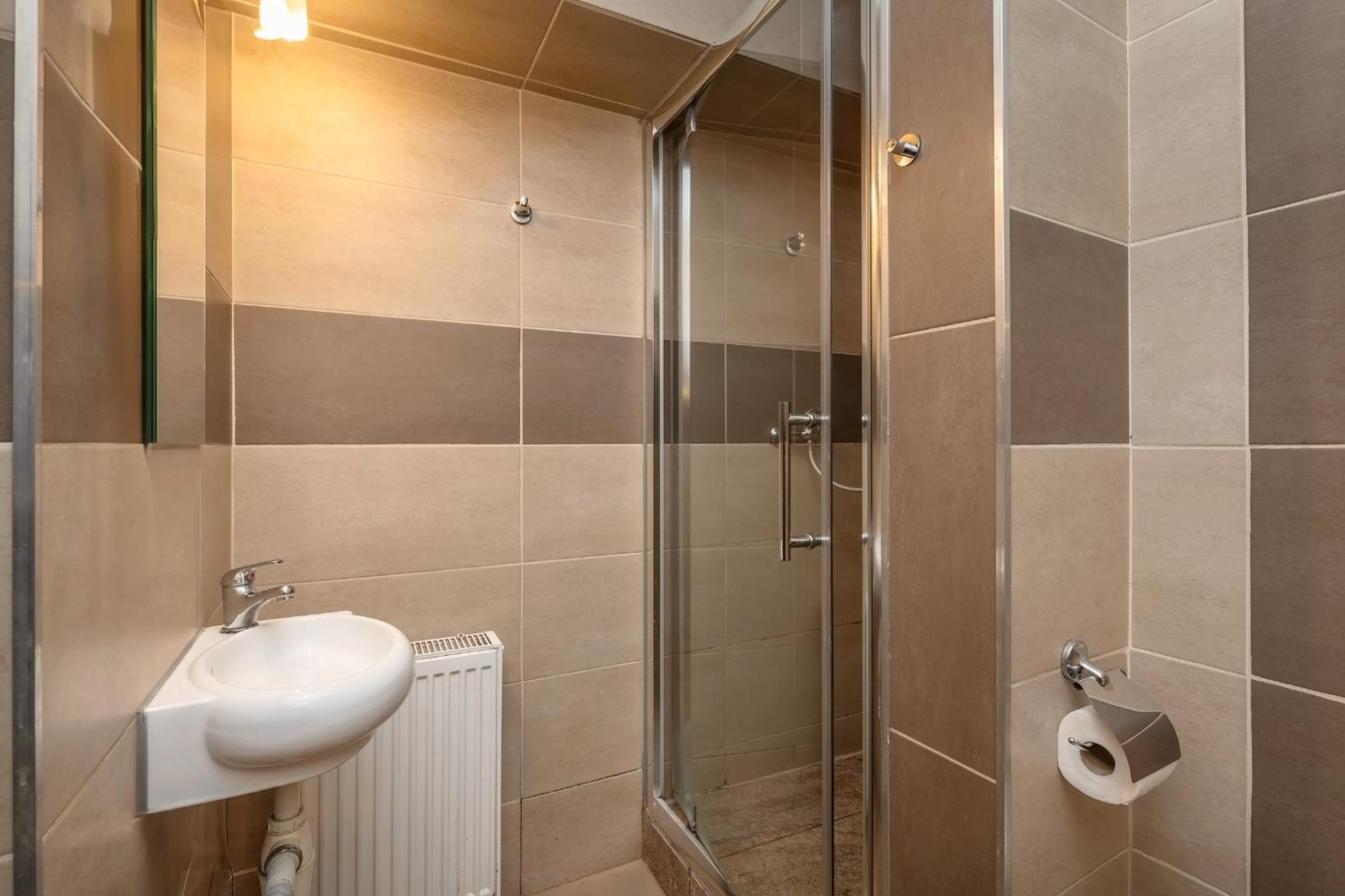 Comfort Triple Room with Shower - Photo 19