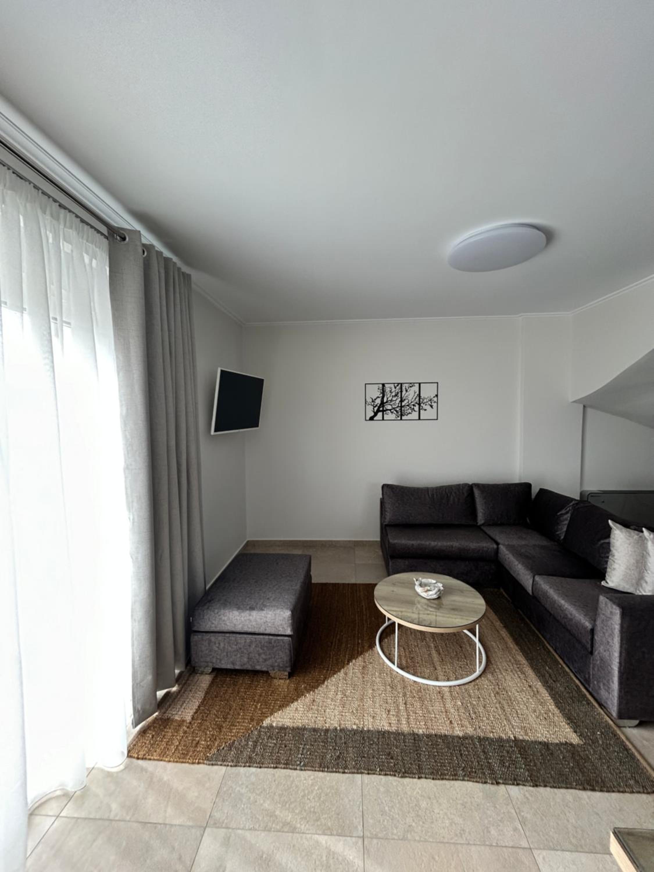 Three-Bedroom Apartment photo 1