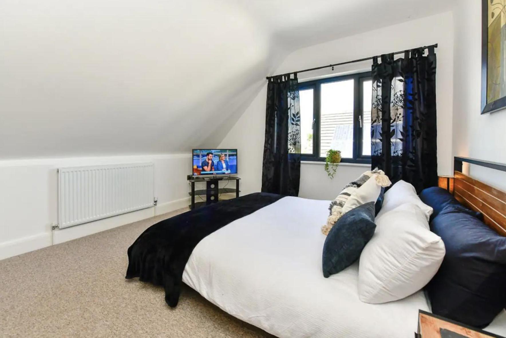 Four-Bedroom House photo 1