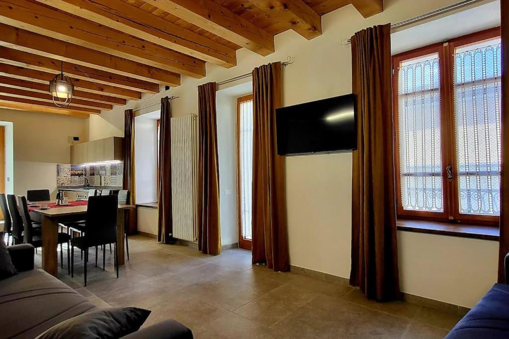Three-Bedroom Apartment photo 1