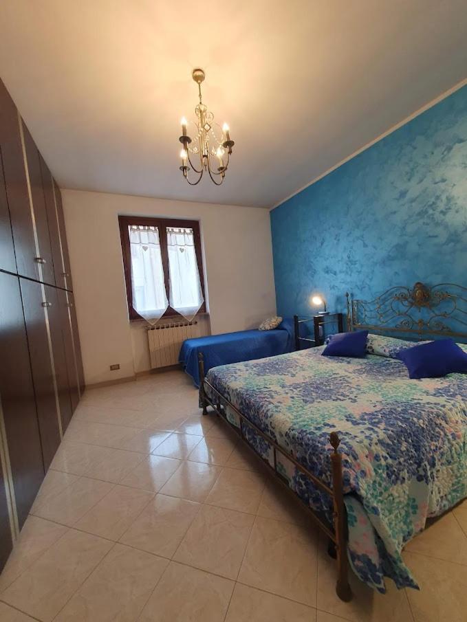 Three-Bedroom House photo 3