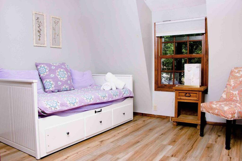Five-Bedroom House photo 1