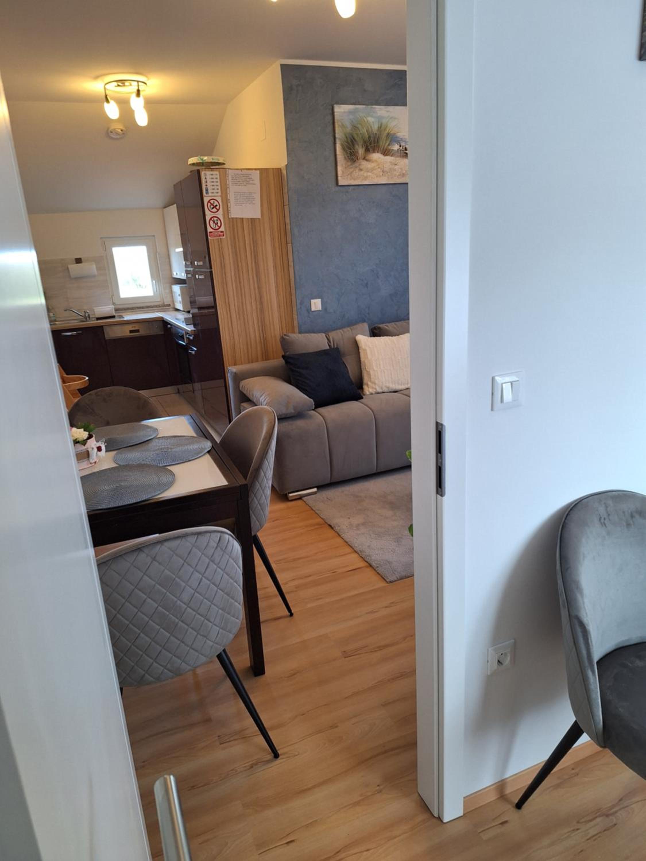 Studio Apartment - Photo 2