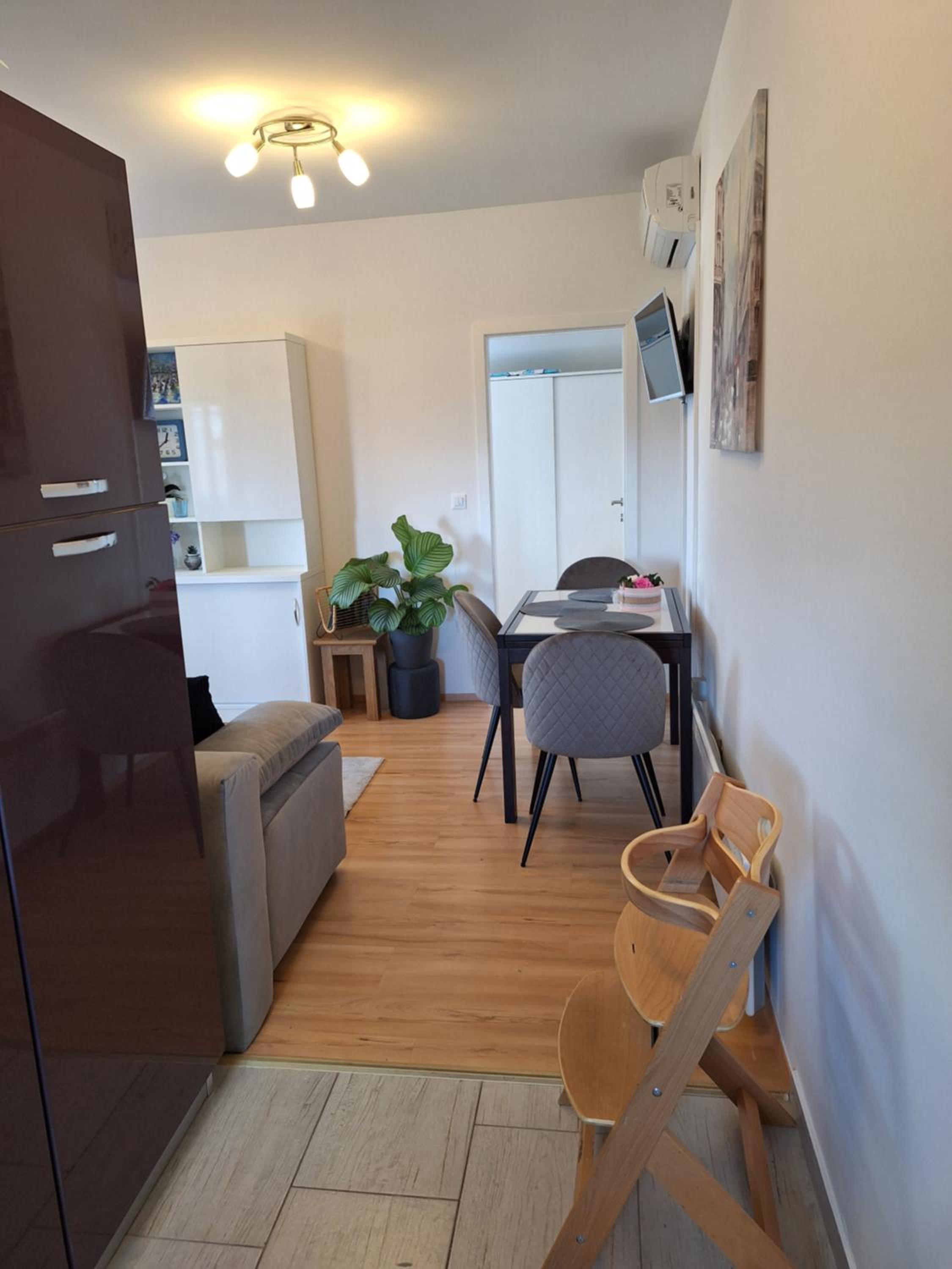 Studio Apartment - Photo 25