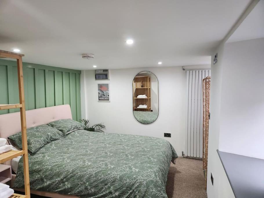 One-Bedroom House photo 1