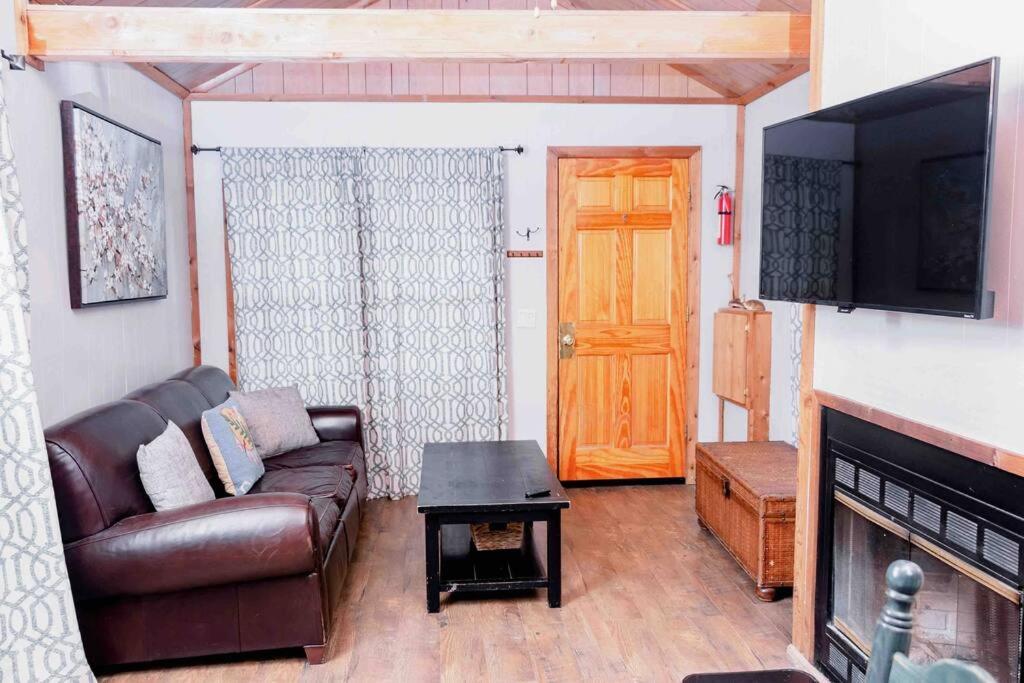 One-Bedroom House photo 1