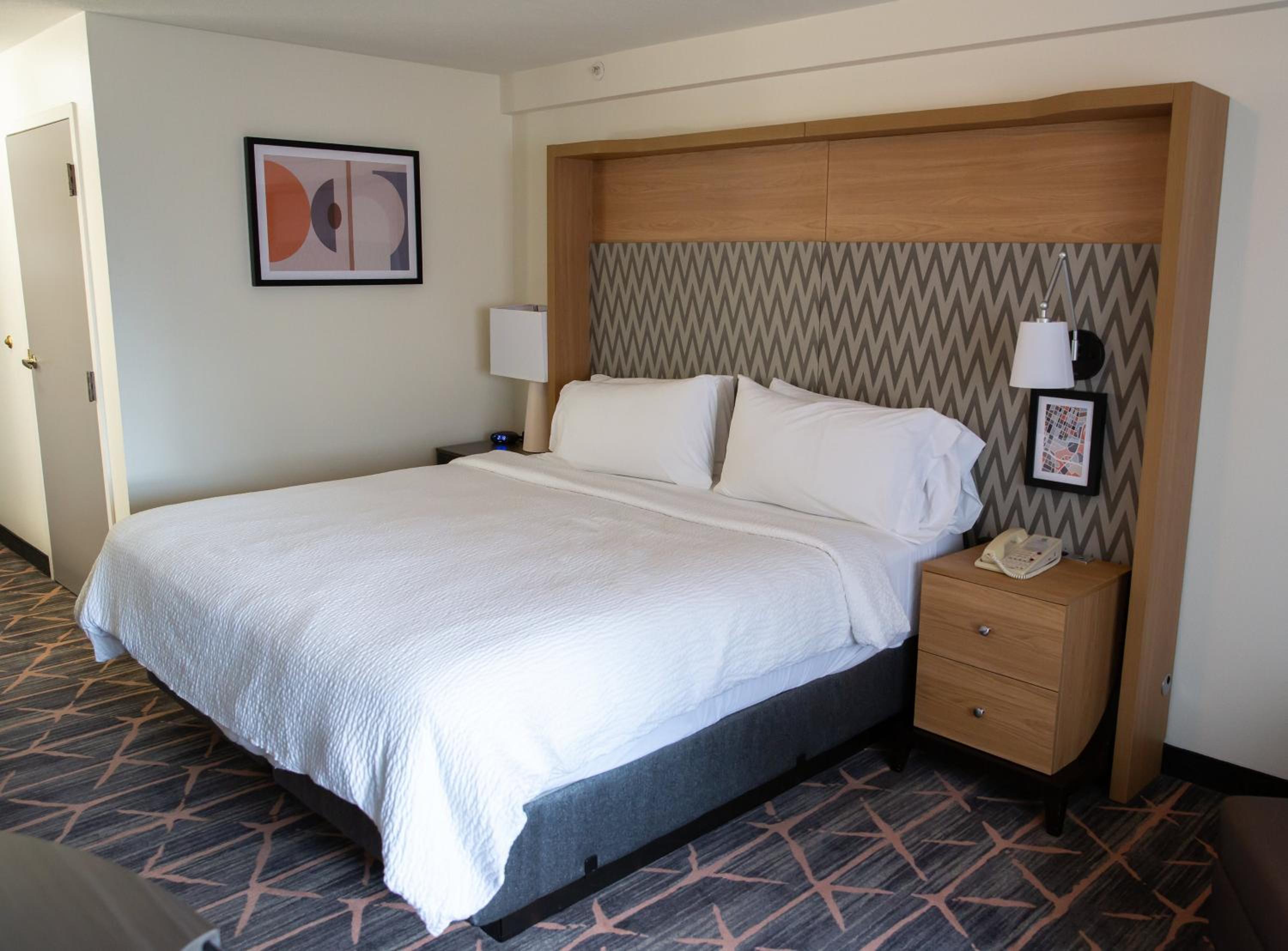 Standard King Room - Photo 3