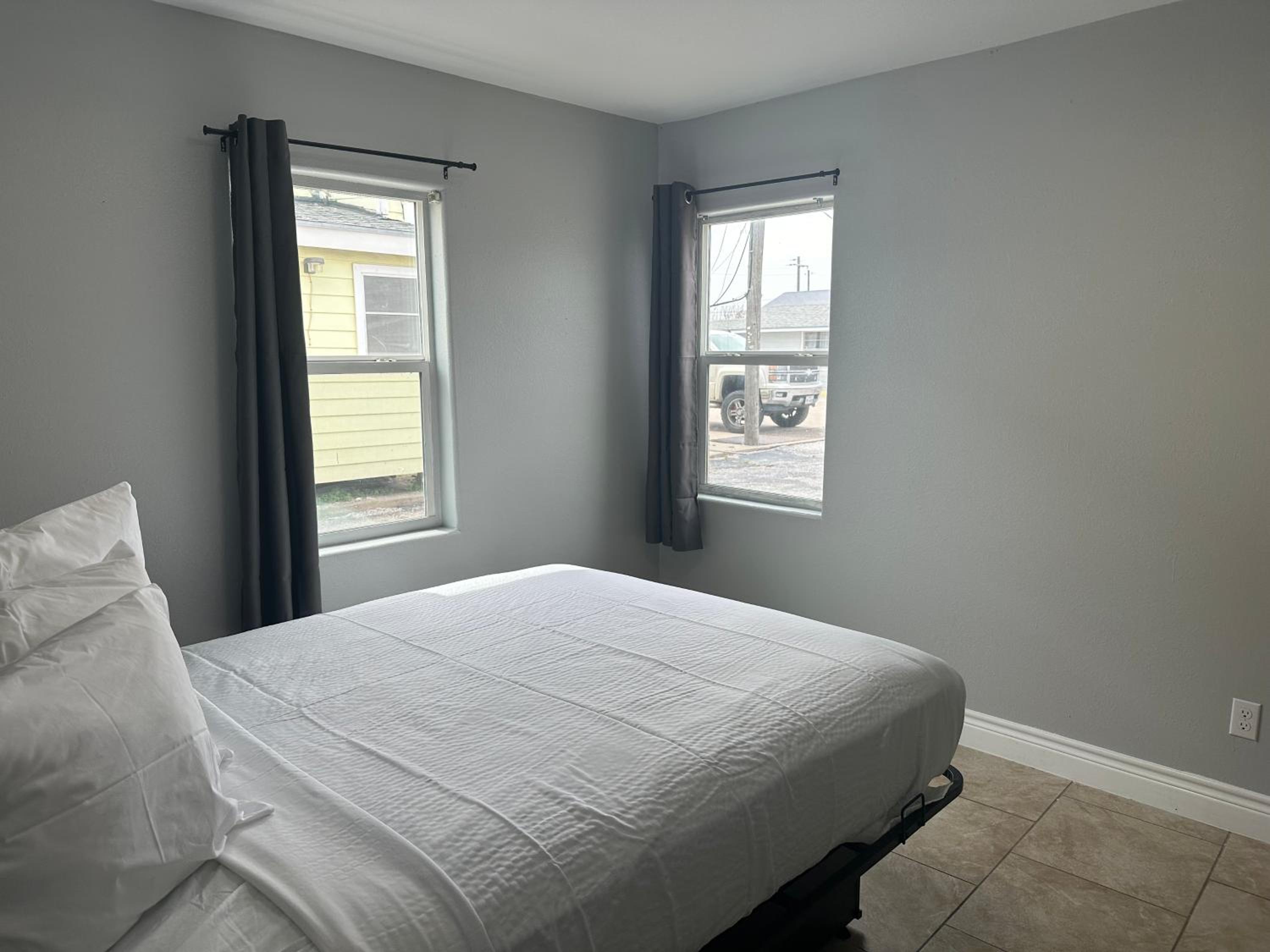 Two-Bedroom Apartment - Photo 2