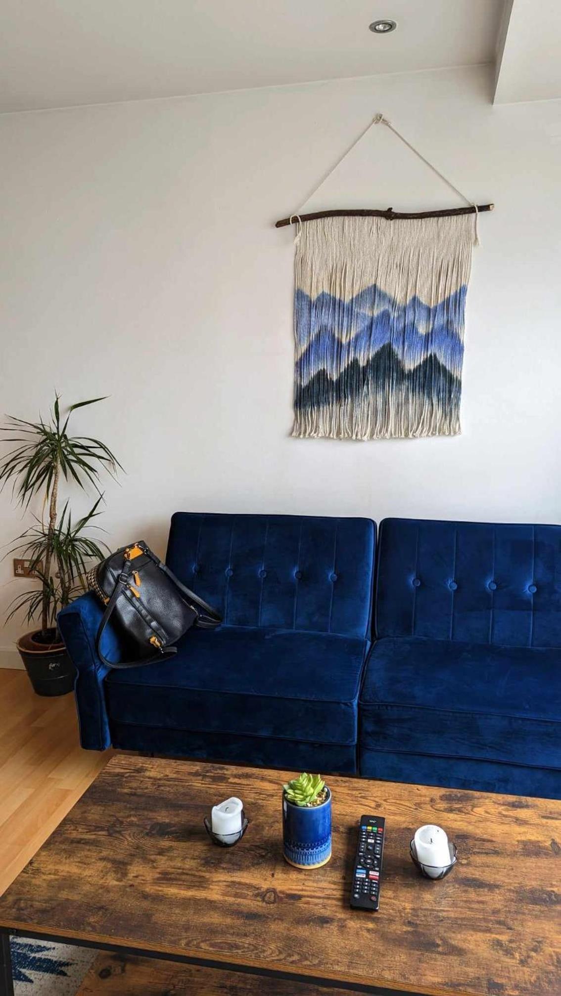 One-Bedroom Apartment with City View - Photo 2