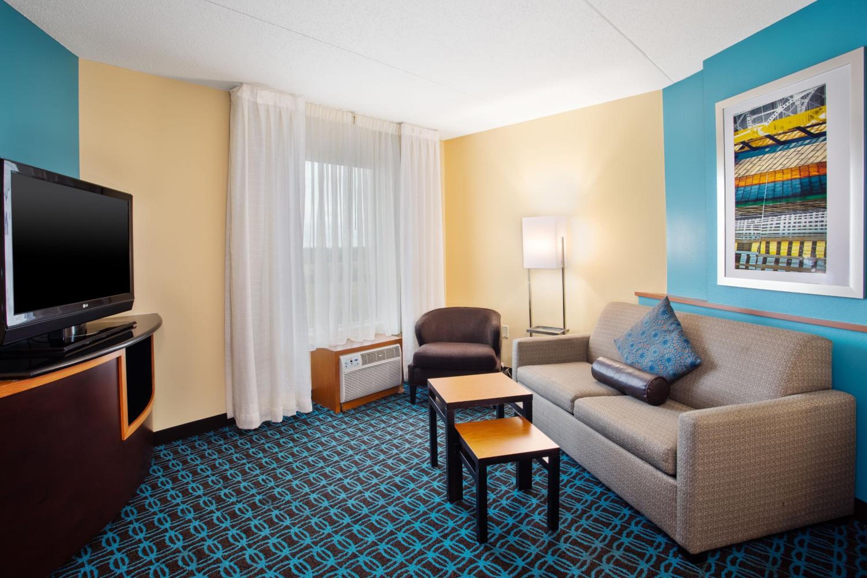  One-Bedroom King Suite with Sofa Bed - Photo 6