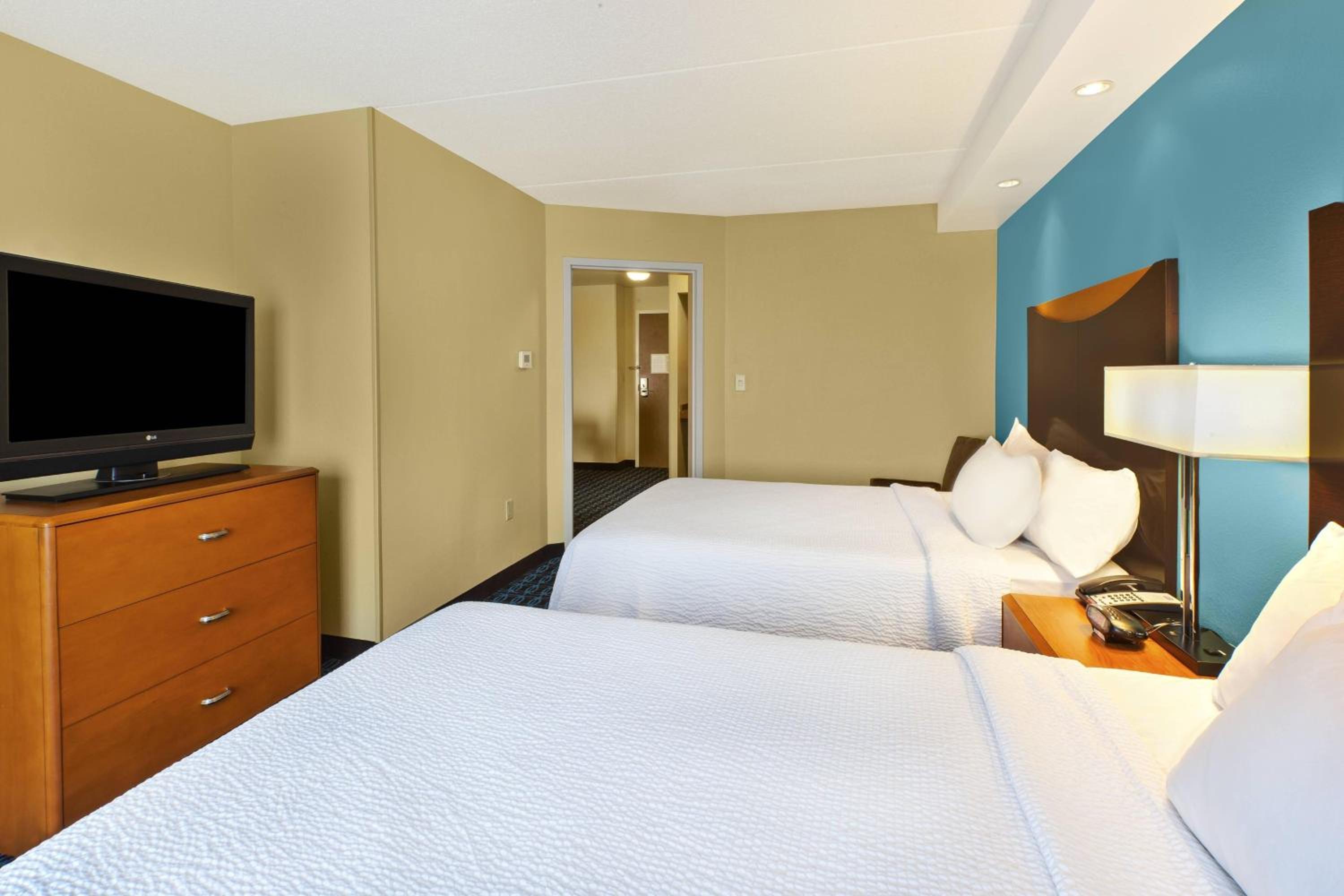  One-Bedroom King Suite with Sofa Bed - Photo 5