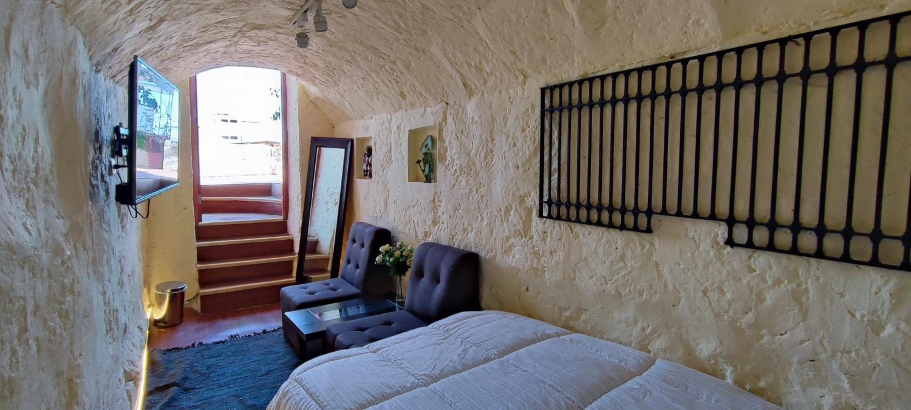 Standard Single Room with Shared Bathroom photo 1