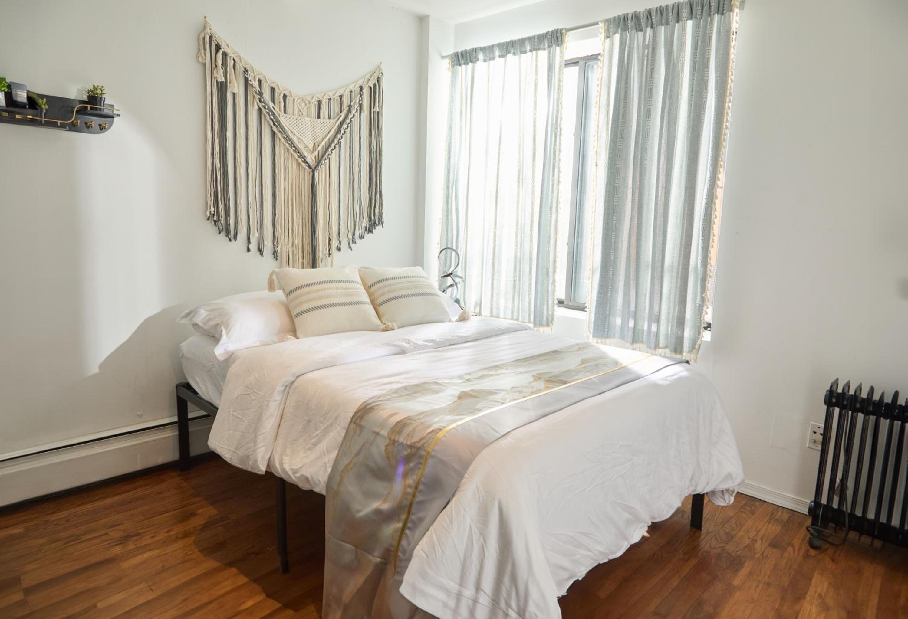 Double Room with Shared Bathroom photo 1
