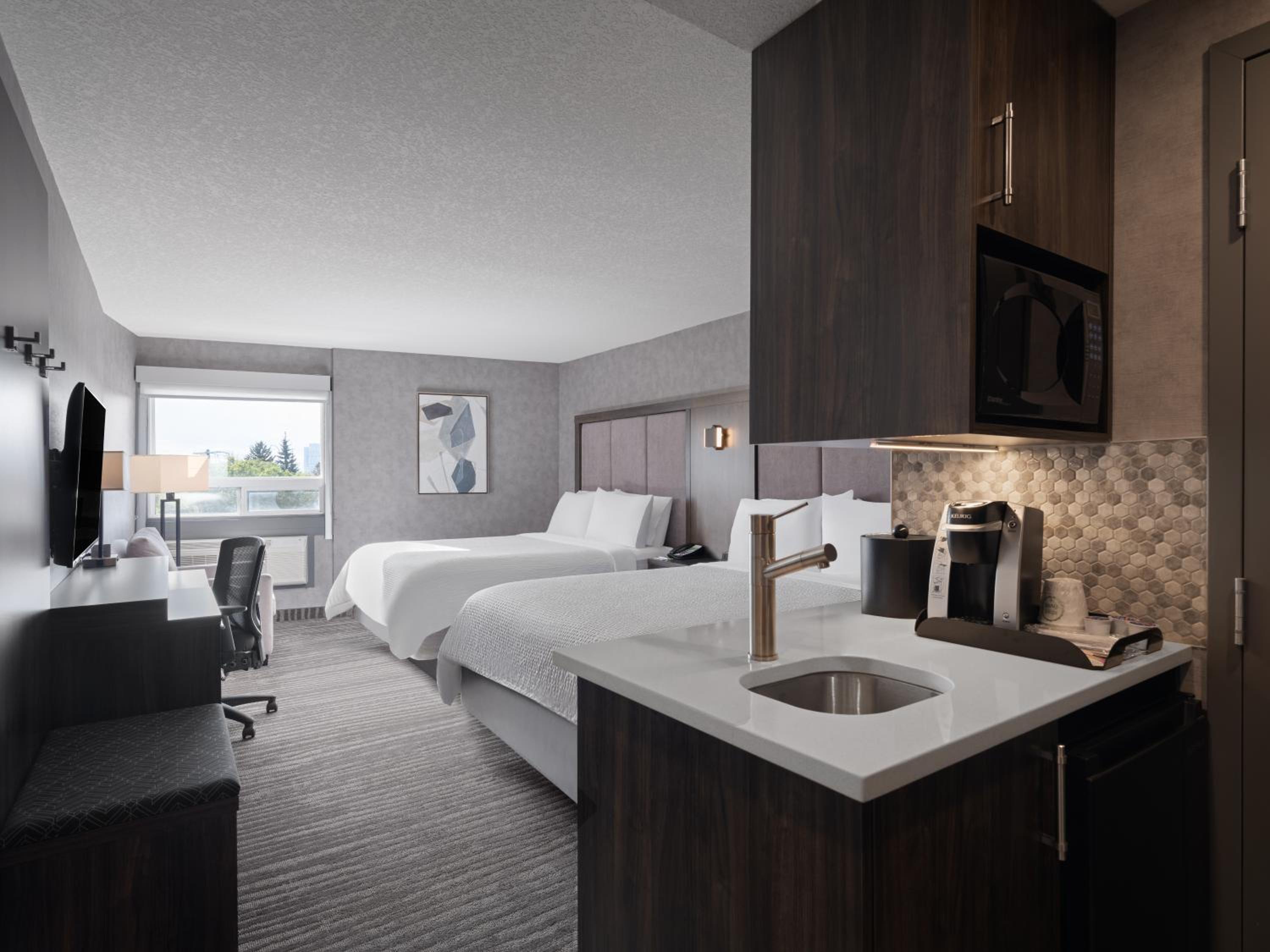 Standard Room with Two Queen Beds photo 1