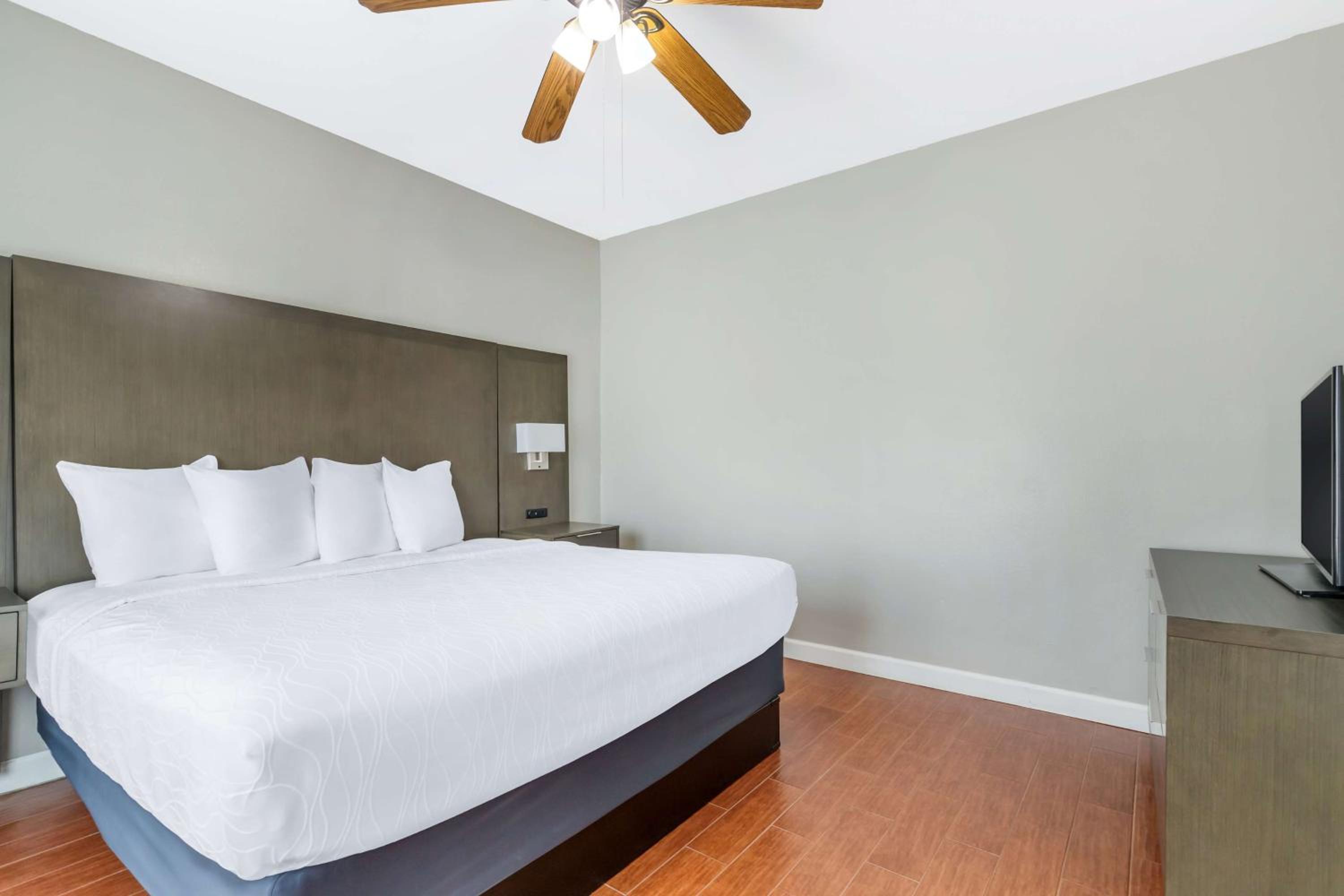 Two-Bedroom Suite - Non-Smoking photo 1
