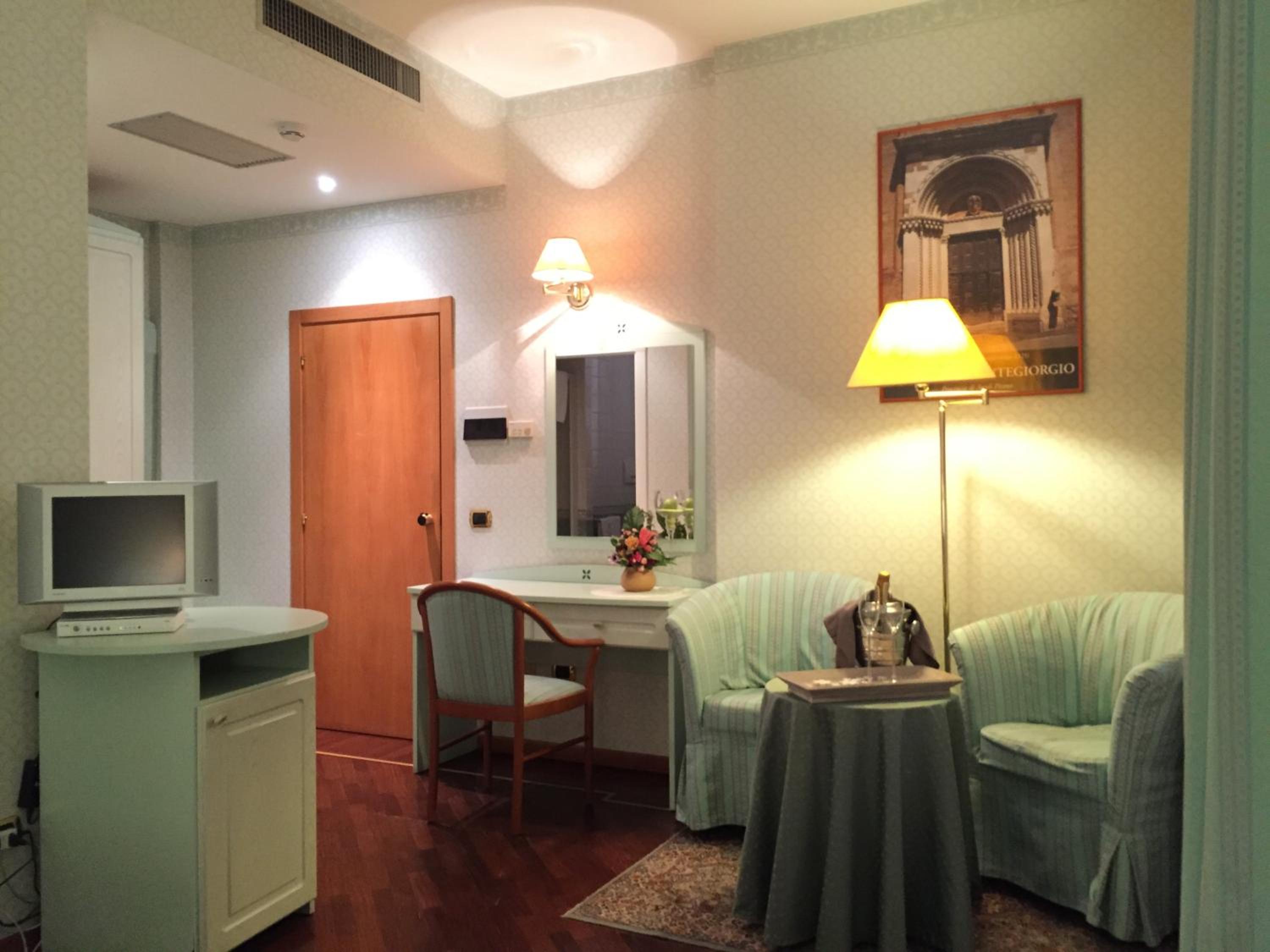 Deluxe Double Room - Photo 5