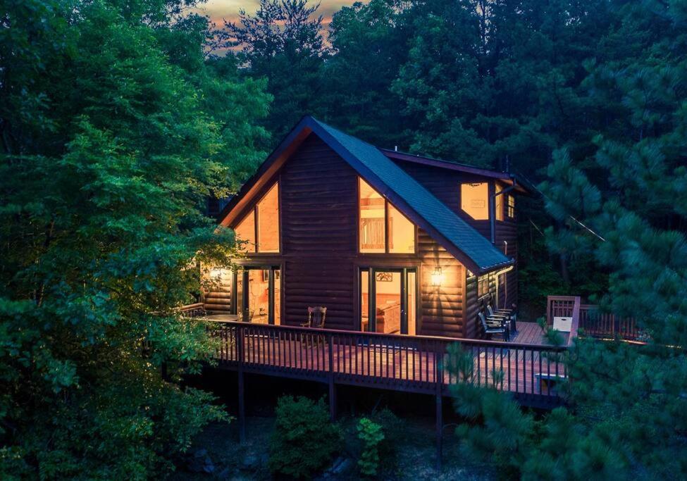 Three-Bedroom House photo 2