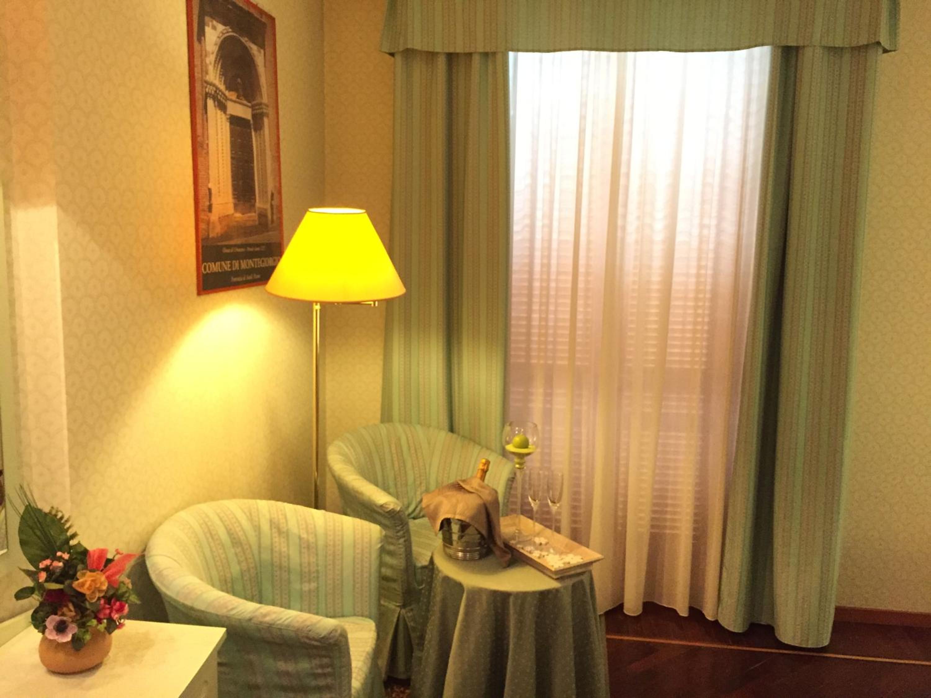 Deluxe Double Room - Photo 4