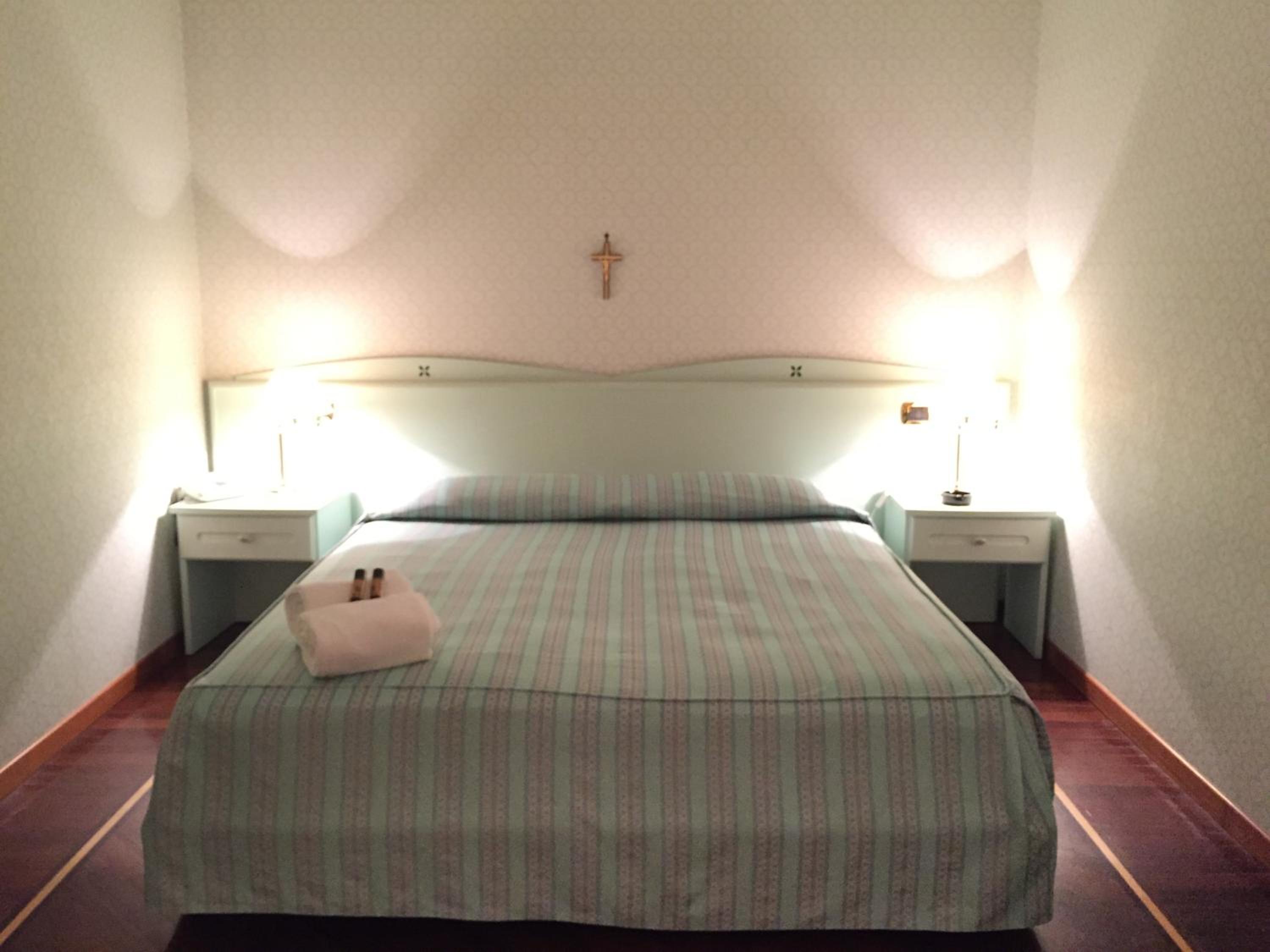 Deluxe Double Room - Photo 3