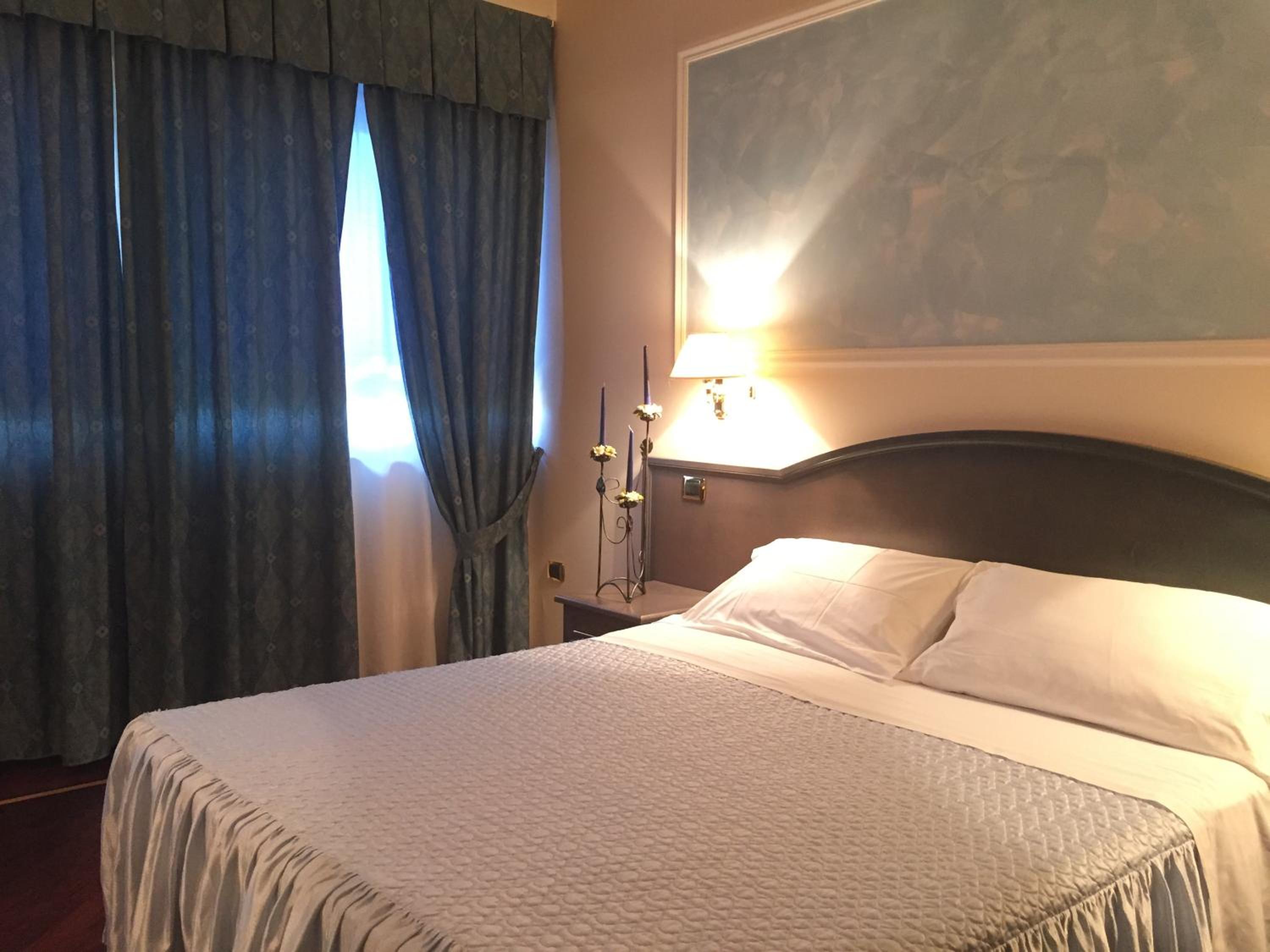 Deluxe Double Room - Photo 1