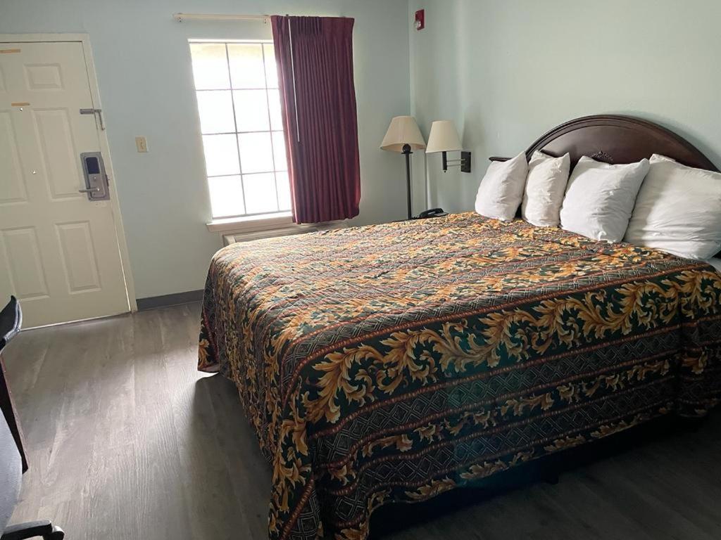 Superior King Suite - Photo 2