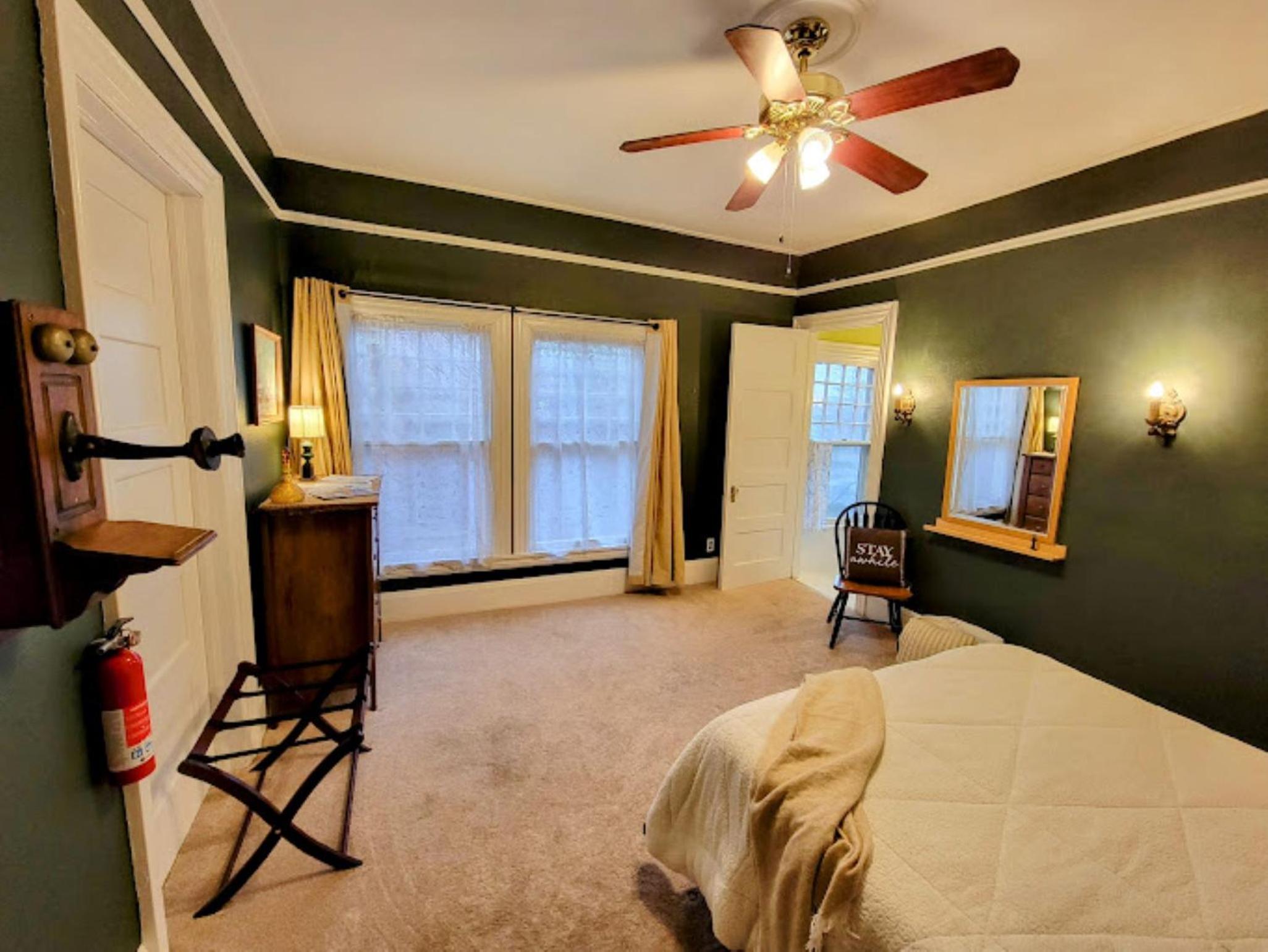 Queen Room - Photo 1