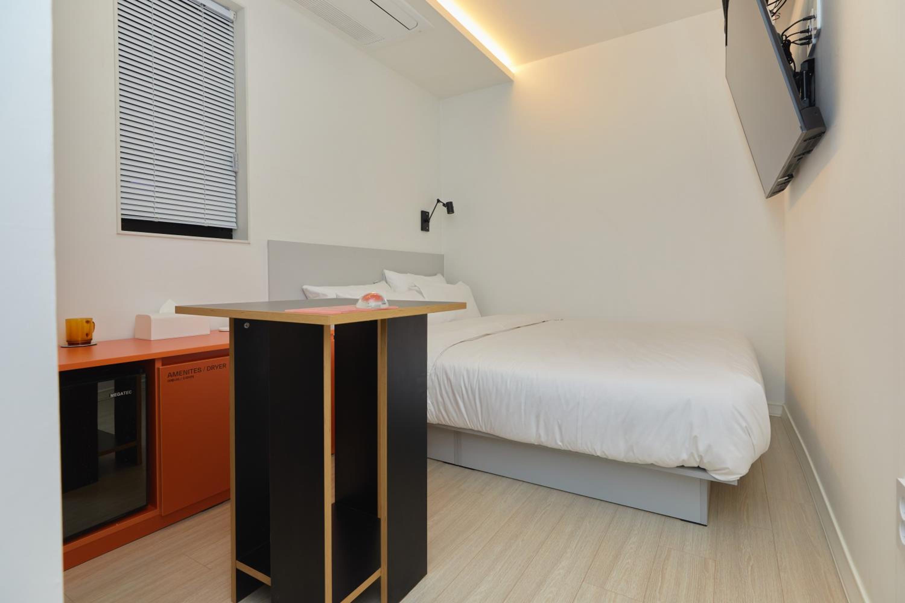 Standard Double Room A - Photo 7