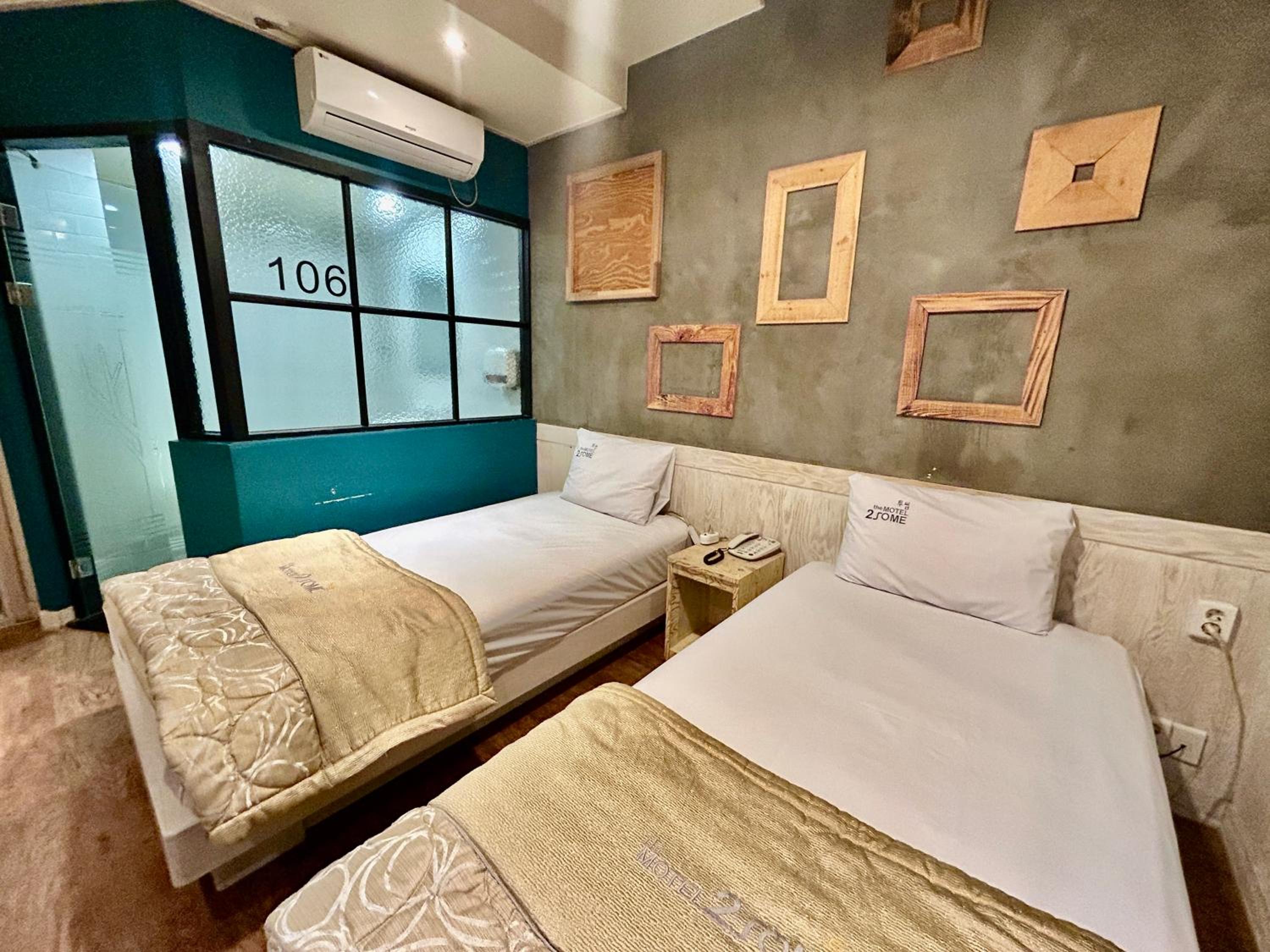 Twin Room - Photo 1