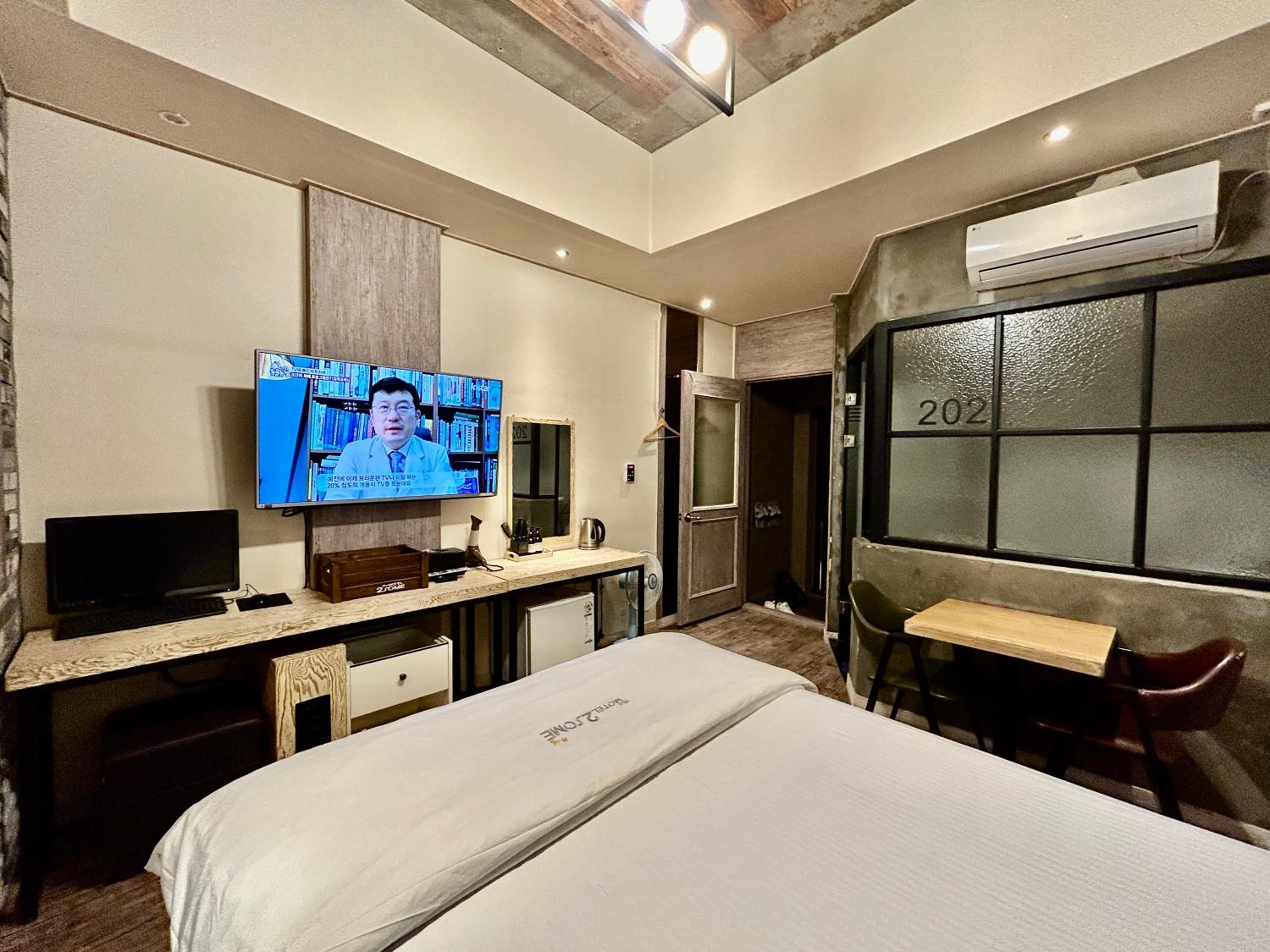 Standard Double Room - Photo 3