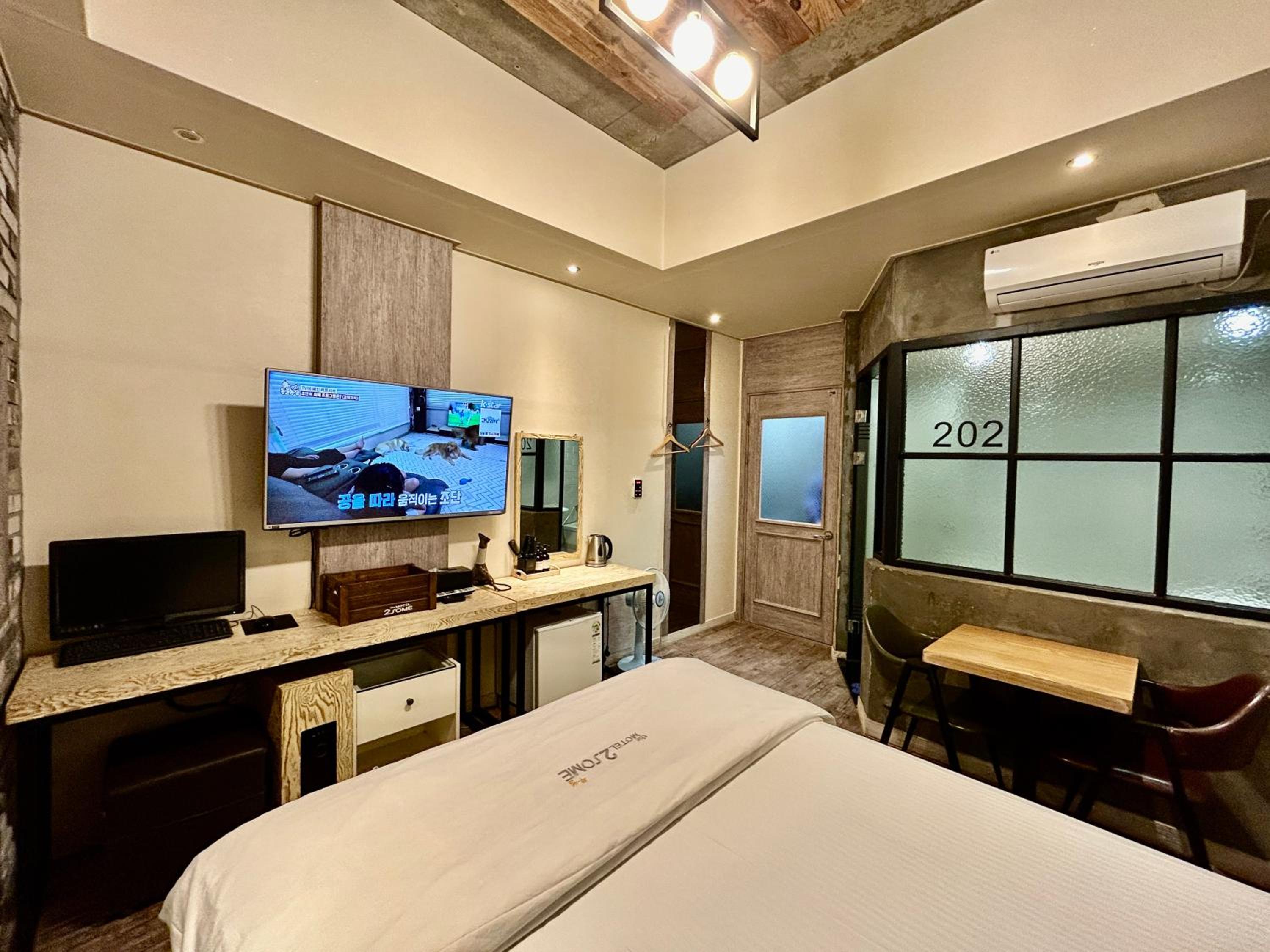 Standard Double Room - Photo 5